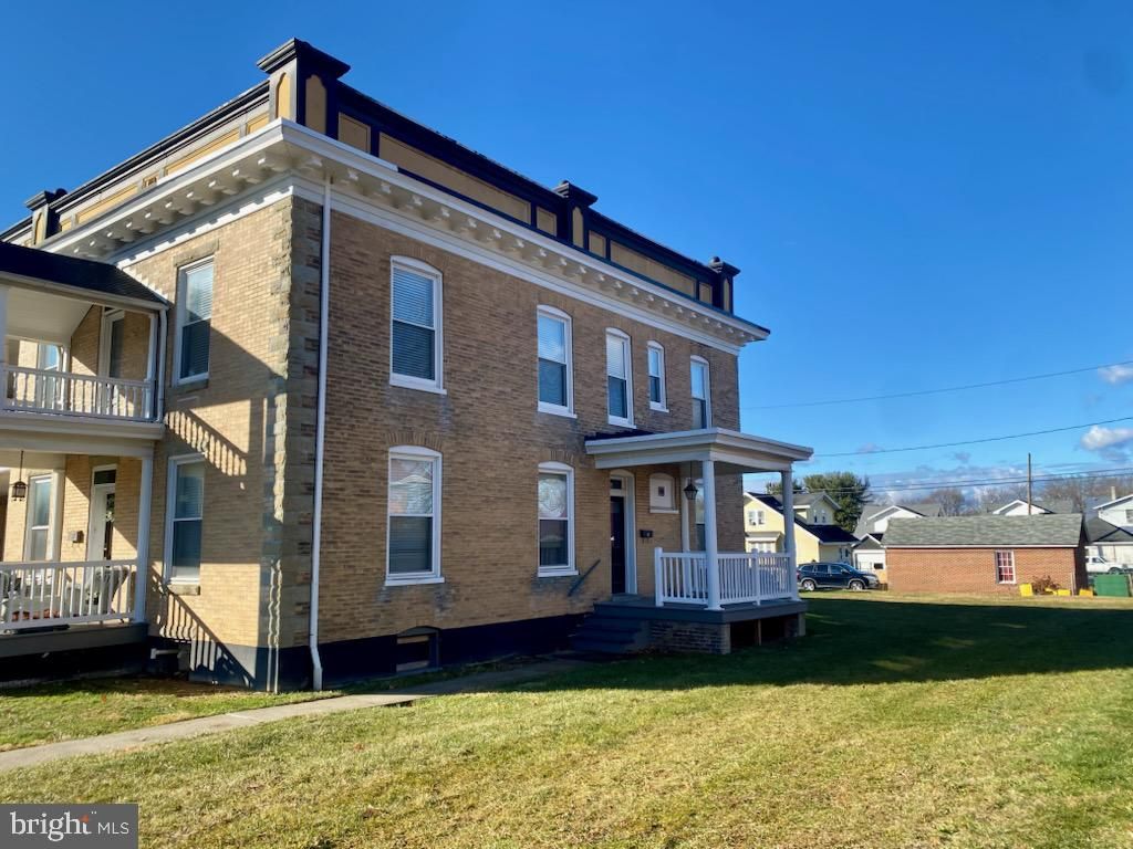 Photo of 101 Glen St #8, CHAMBERSBURG, PA 17201 (MLS # PAFL2031878)