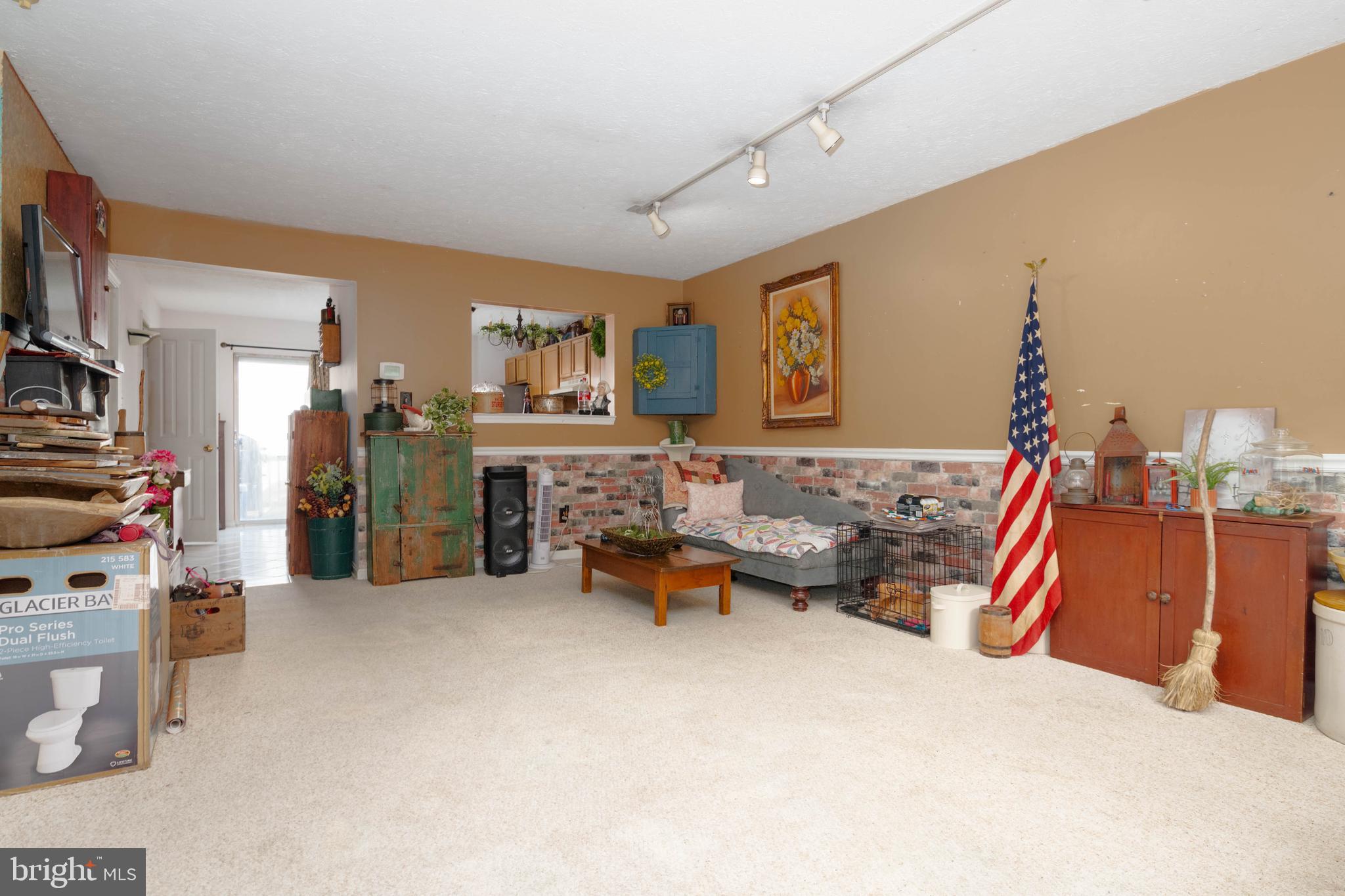 CARROLLWOOD - Residential