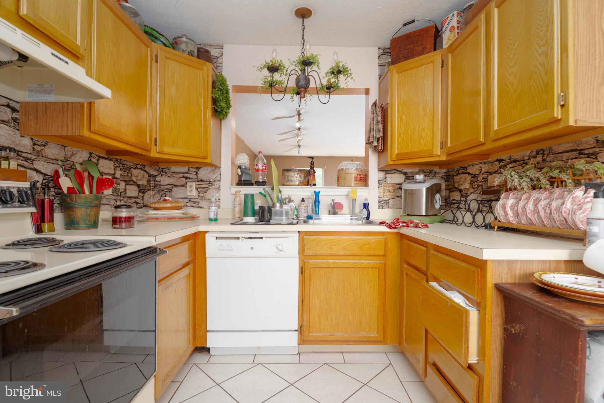 CARROLLWOOD - Residential