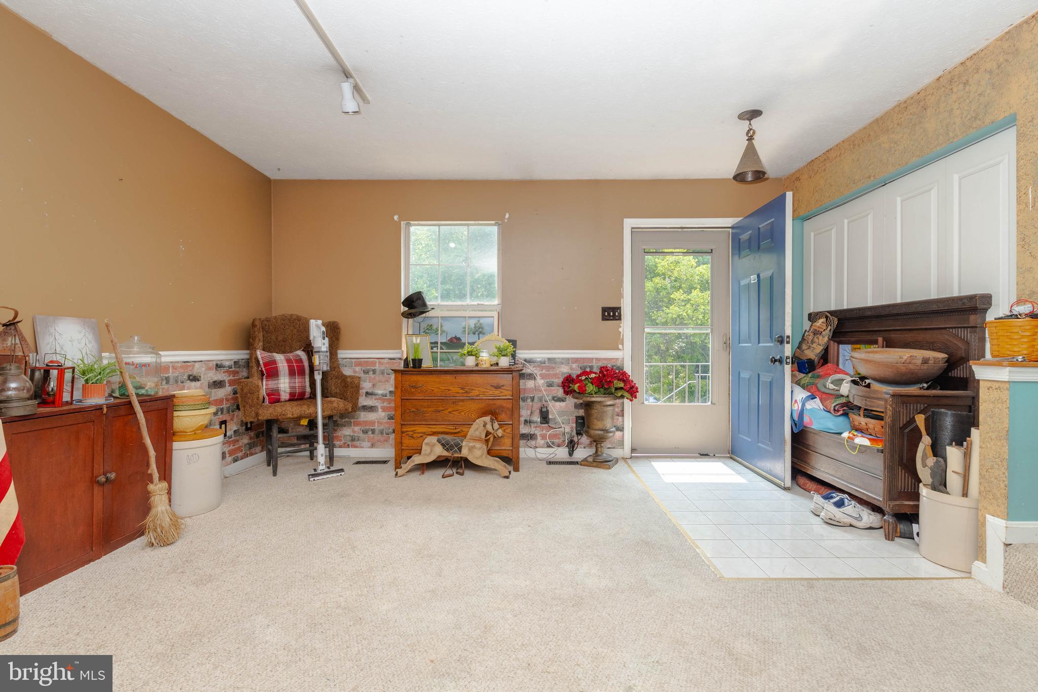 CARROLLWOOD - Residential