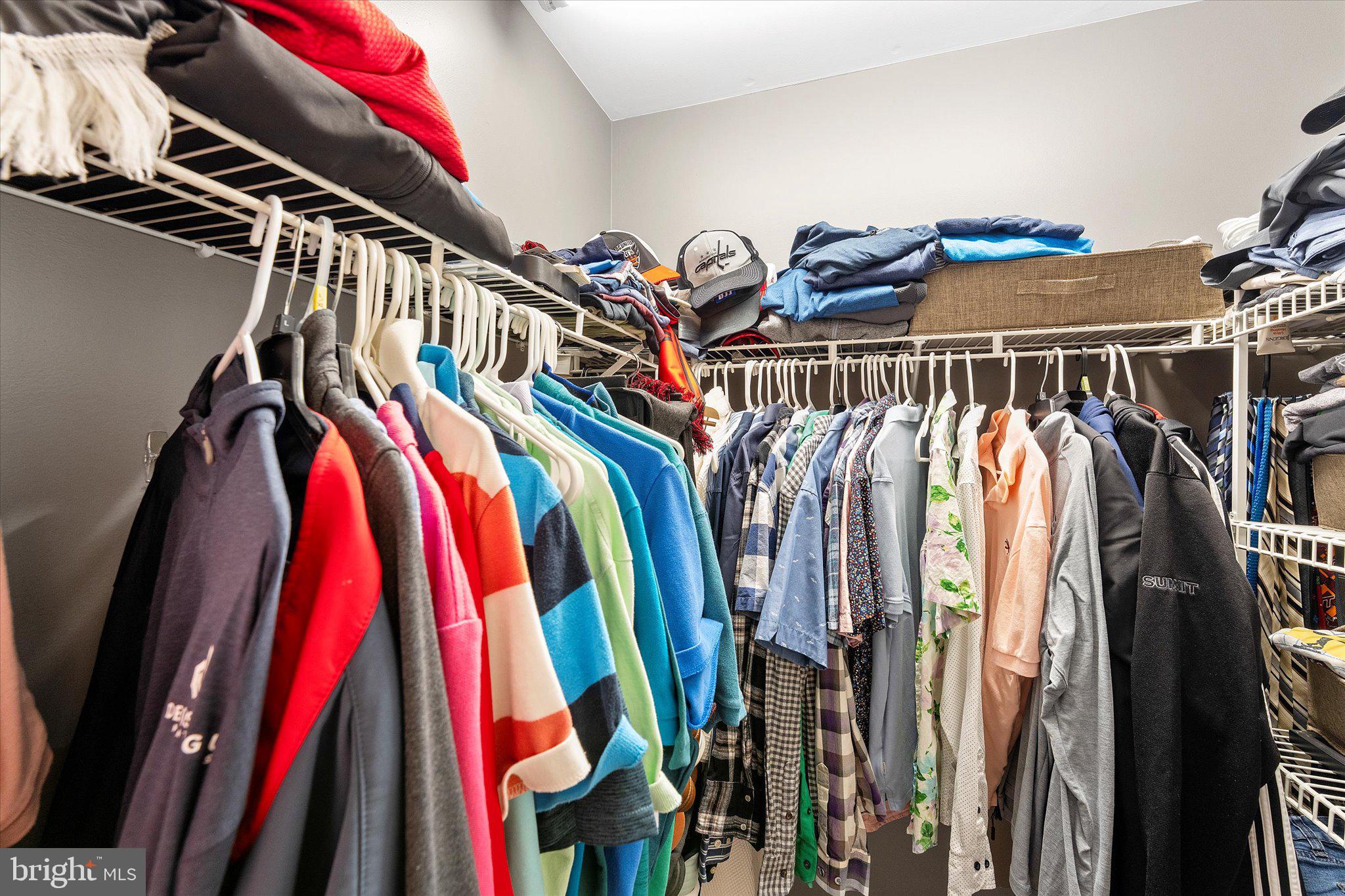 ASHBURN VILLAGE - Residential