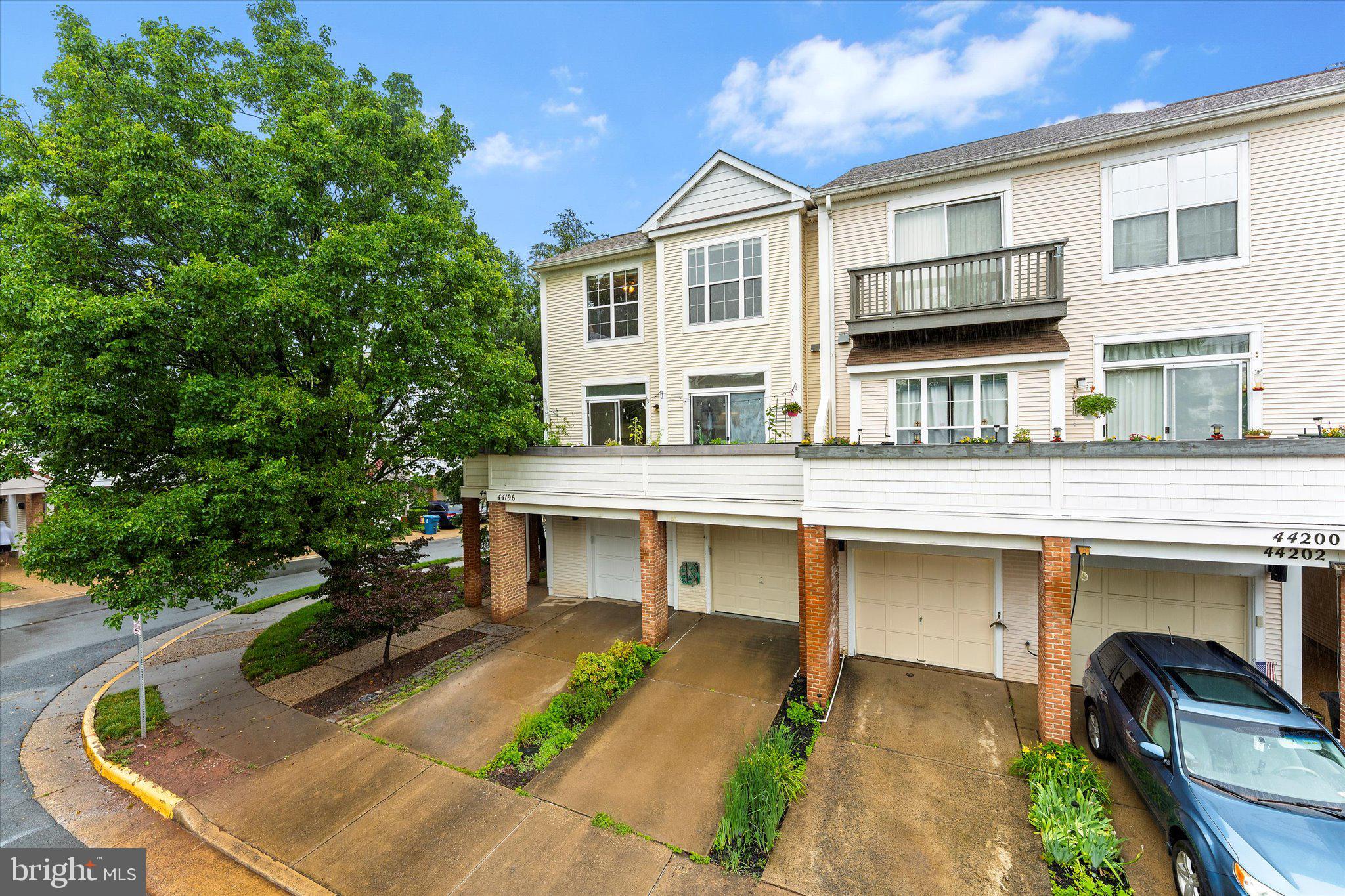 44196 MOSSY BROOK SQUARE