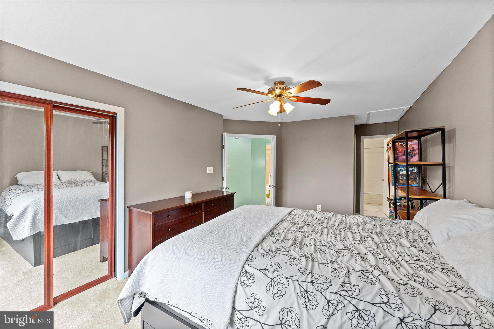 ASHBURN VILLAGE - Residential