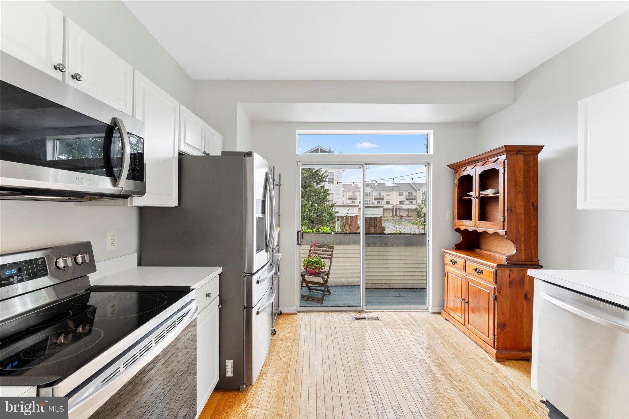 ASHBURN VILLAGE - Residential