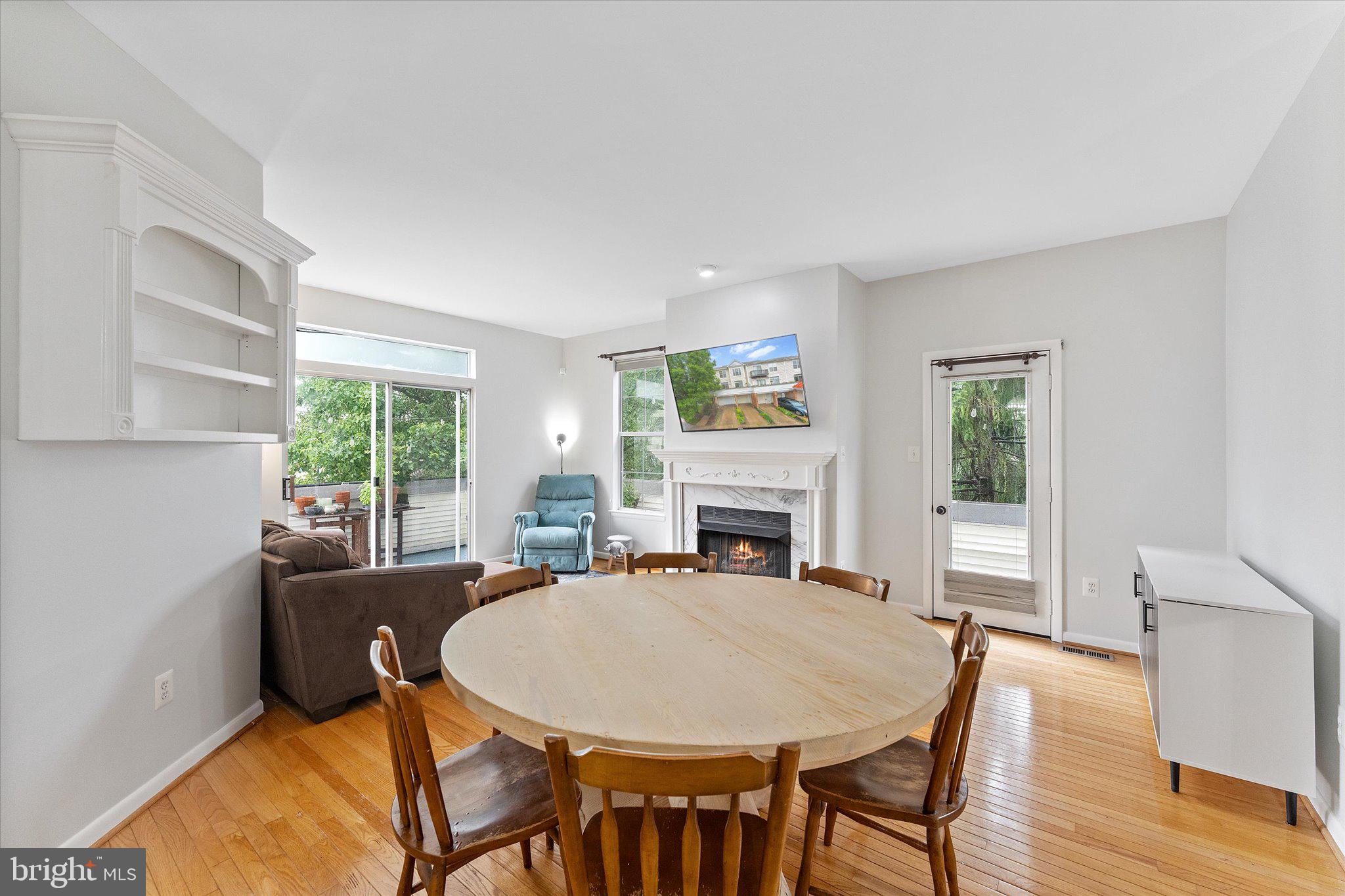 ASHBURN VILLAGE - Residential