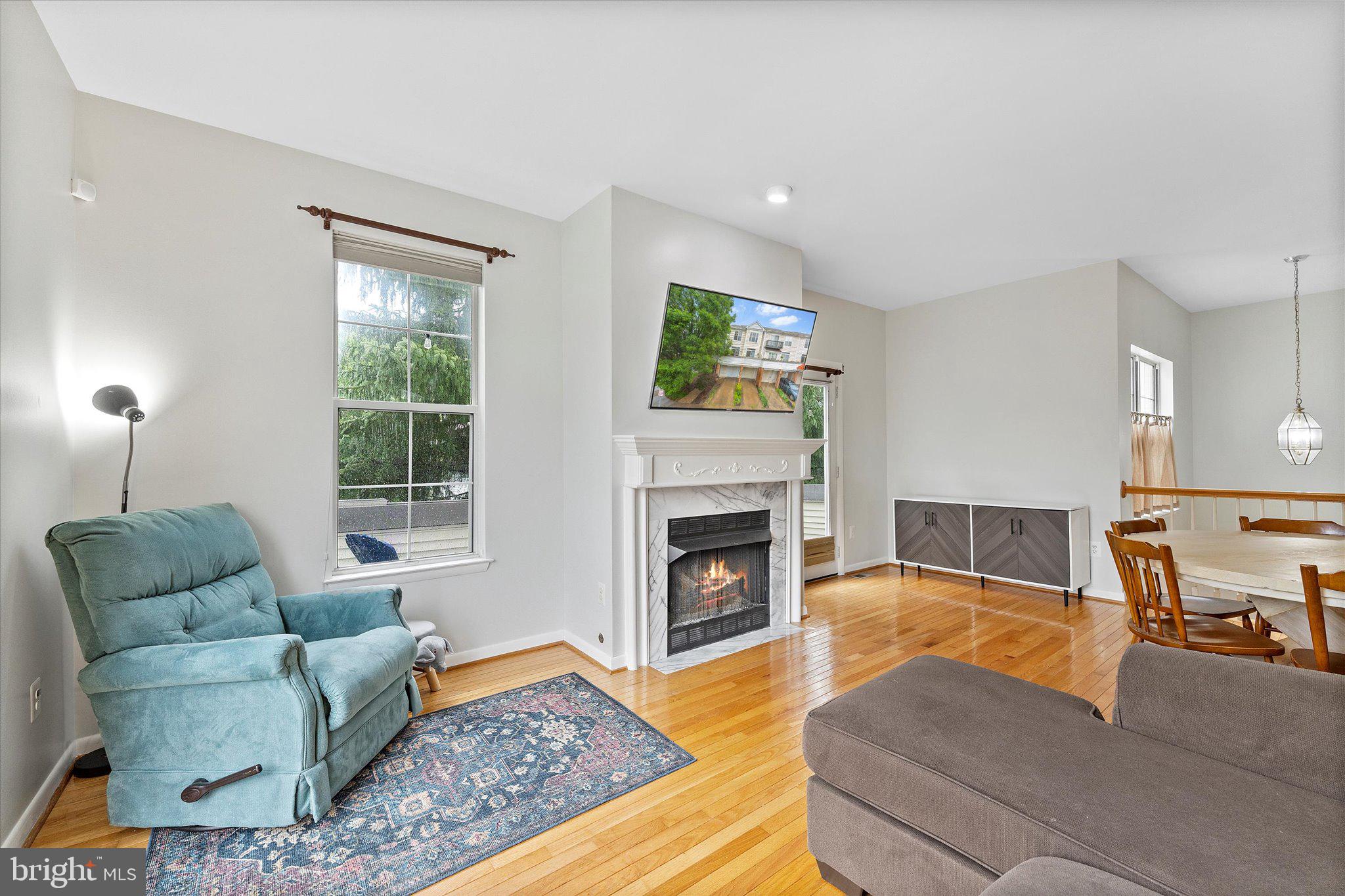 ASHBURN VILLAGE - Residential