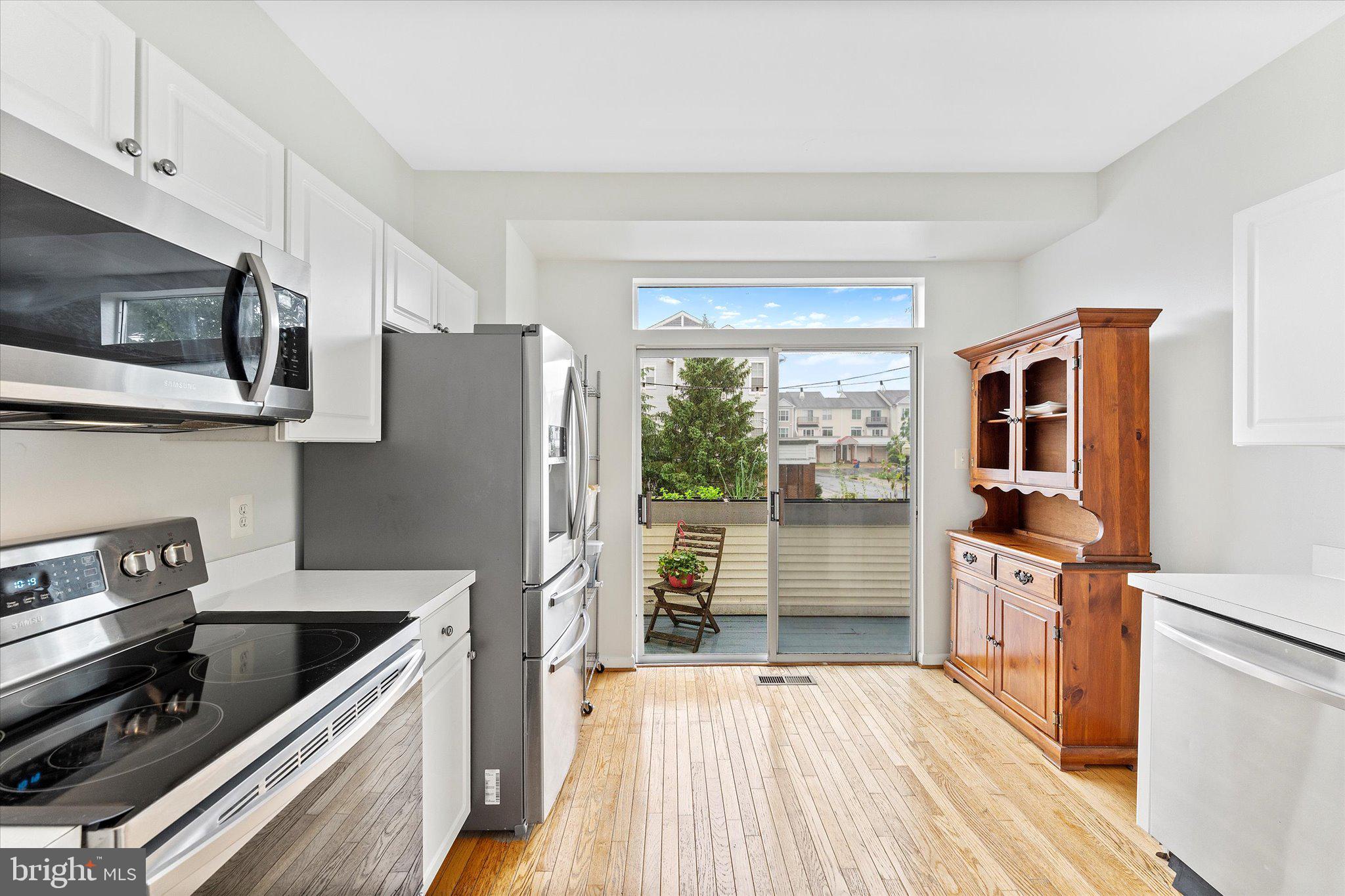 ASHBURN VILLAGE - Residential