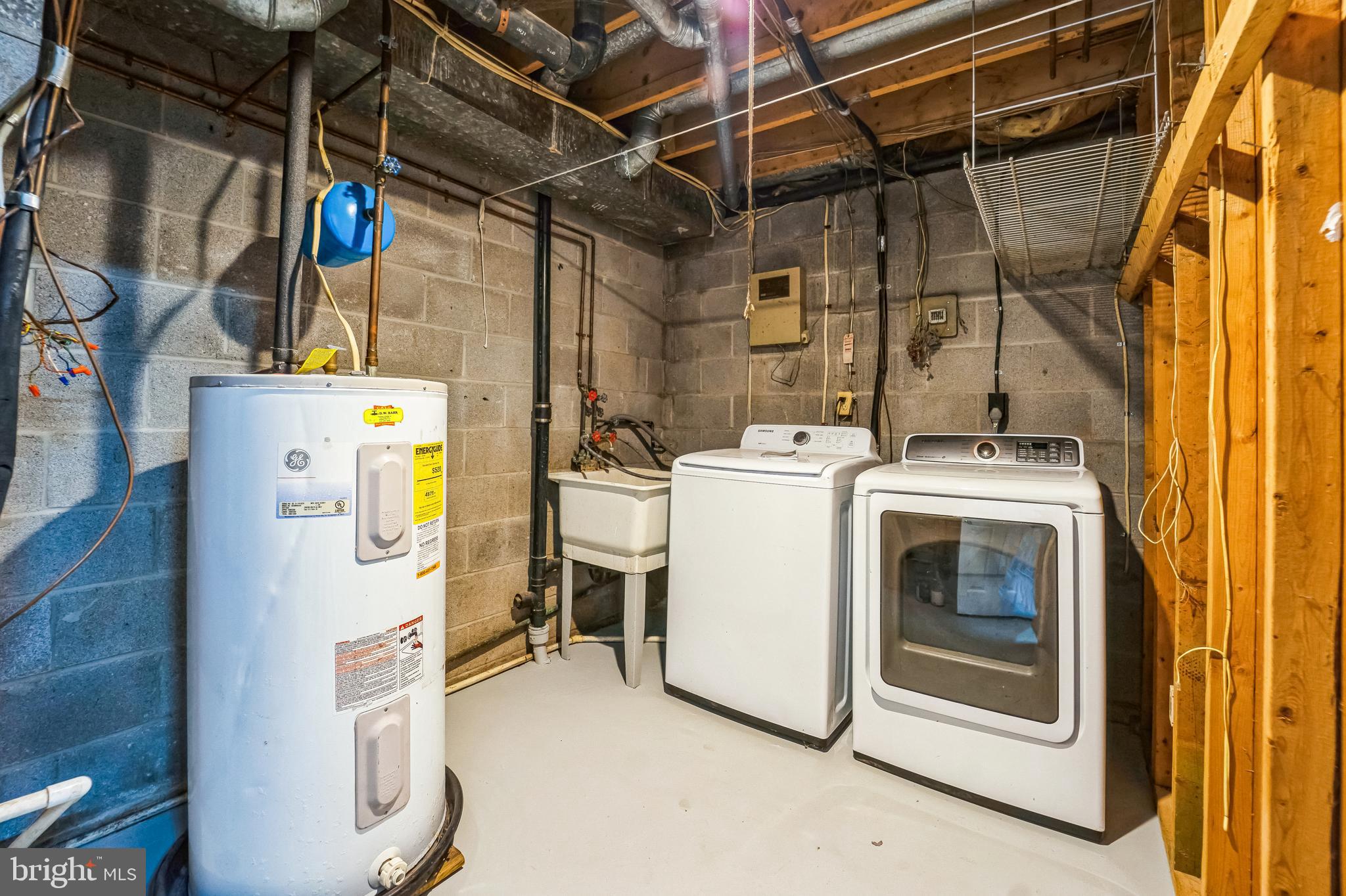 OLDE MILL ESTATES - Residential