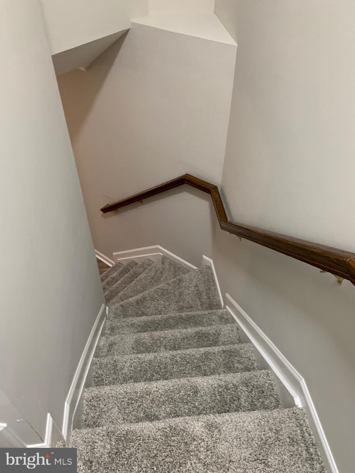WHISPERING RIDGE - Residential