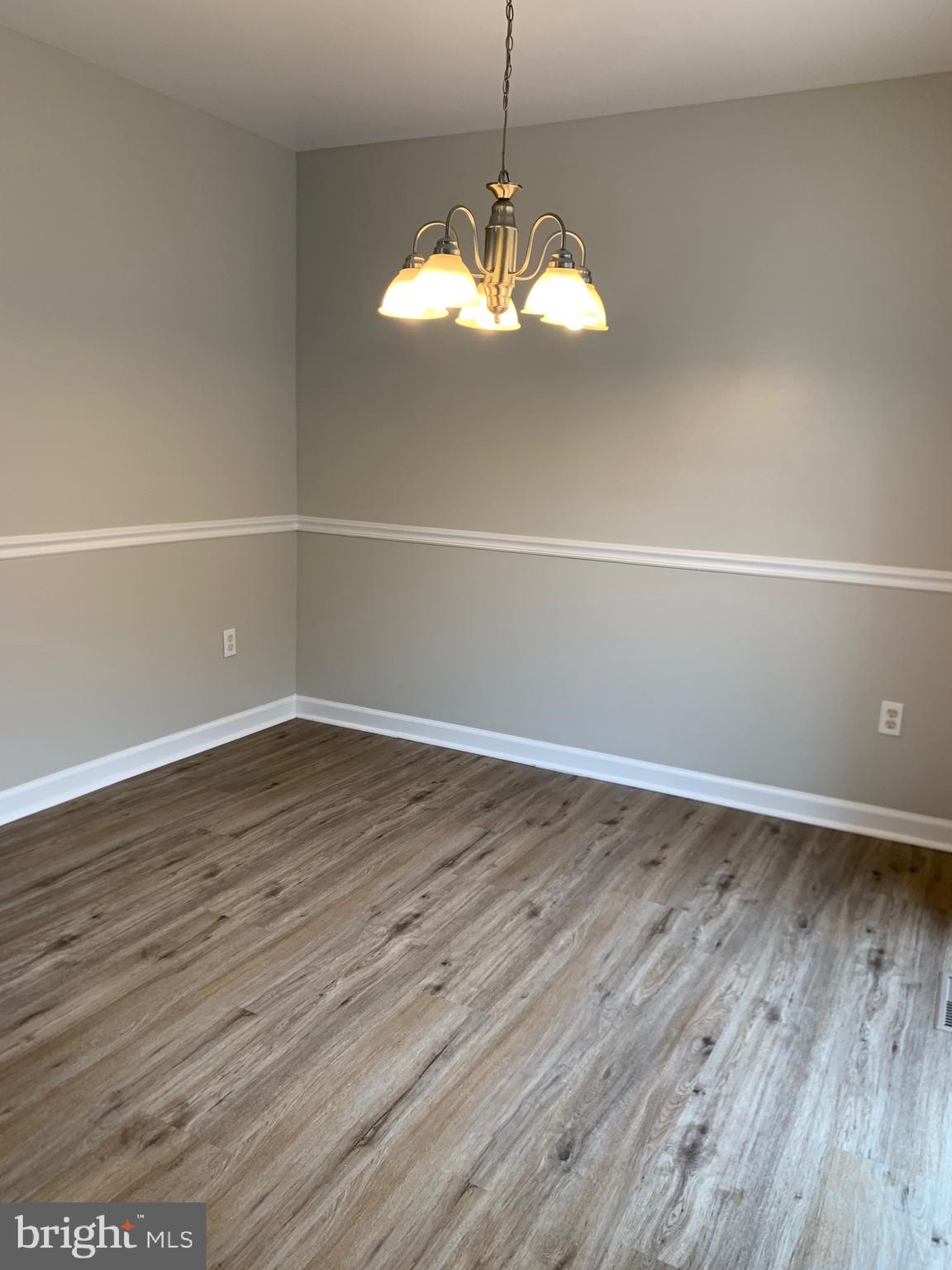 WHISPERING RIDGE - Residential