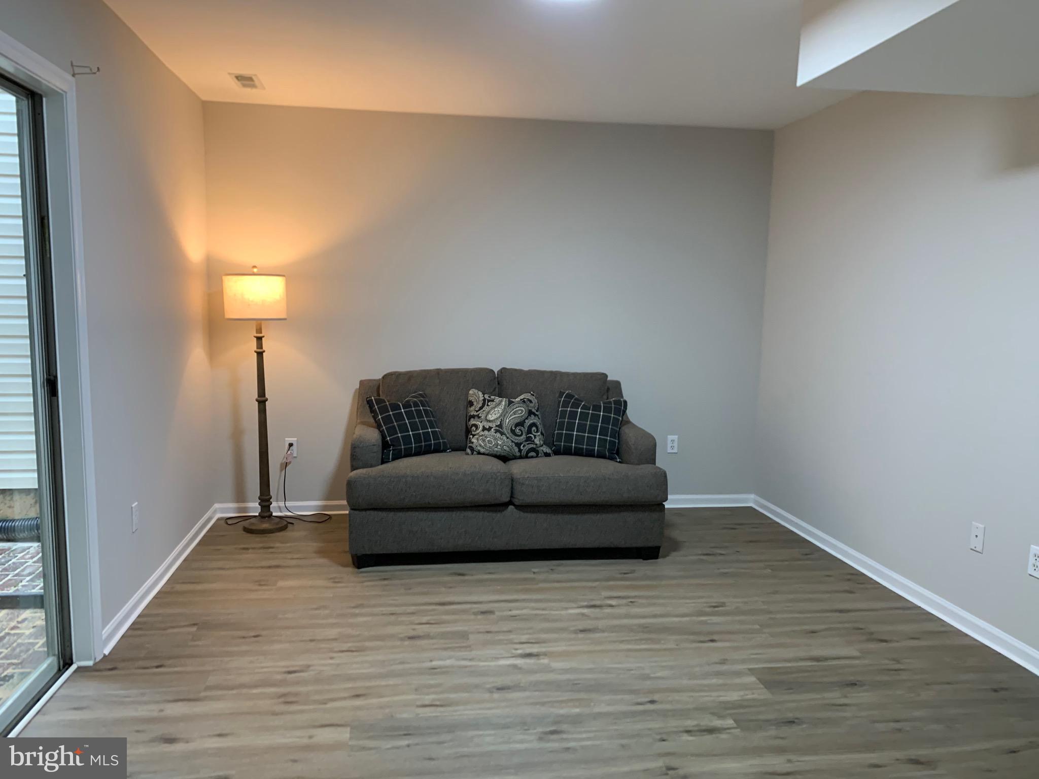 WHISPERING RIDGE - Residential