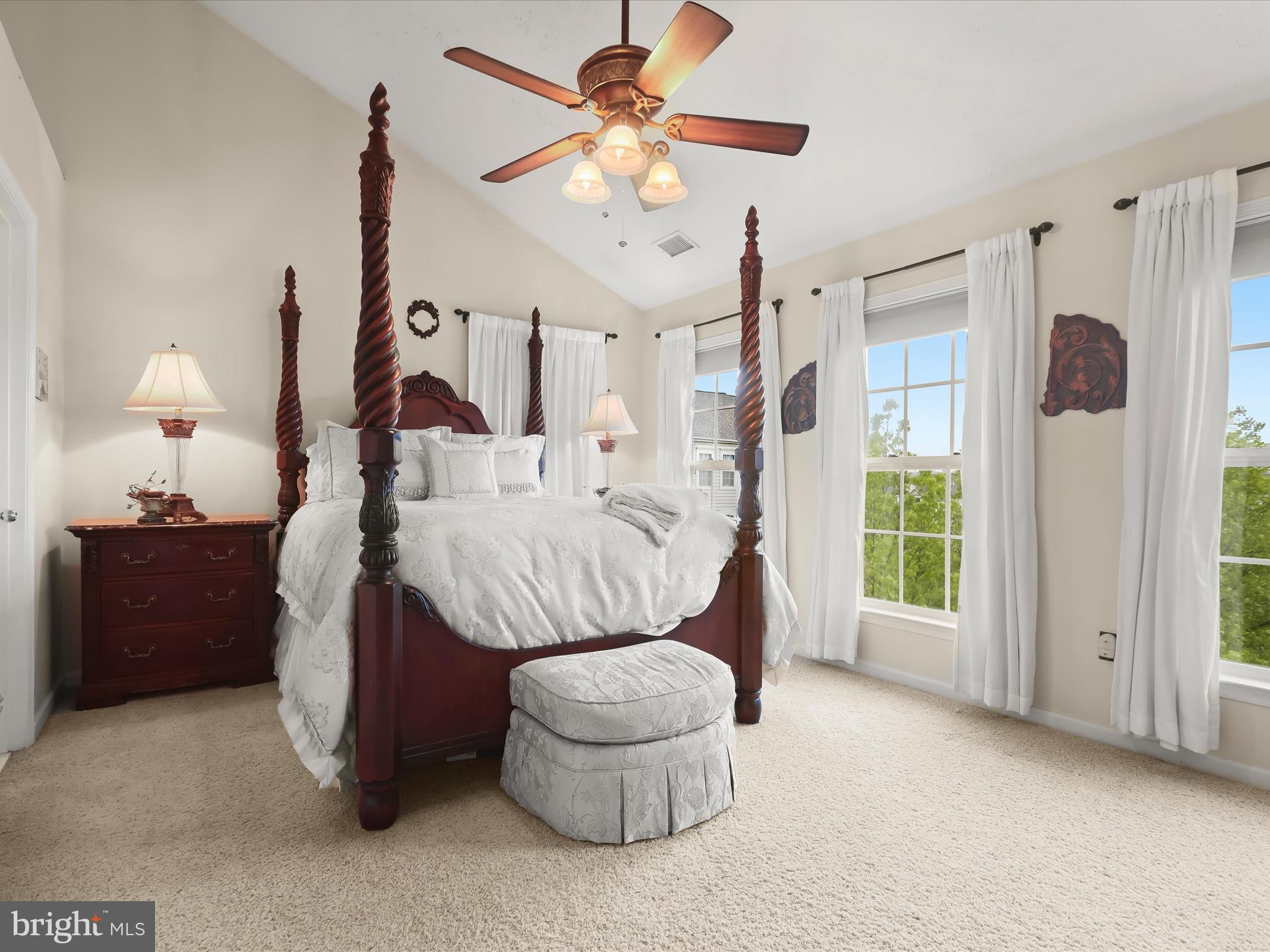 11052 ALEX WAY 11052
