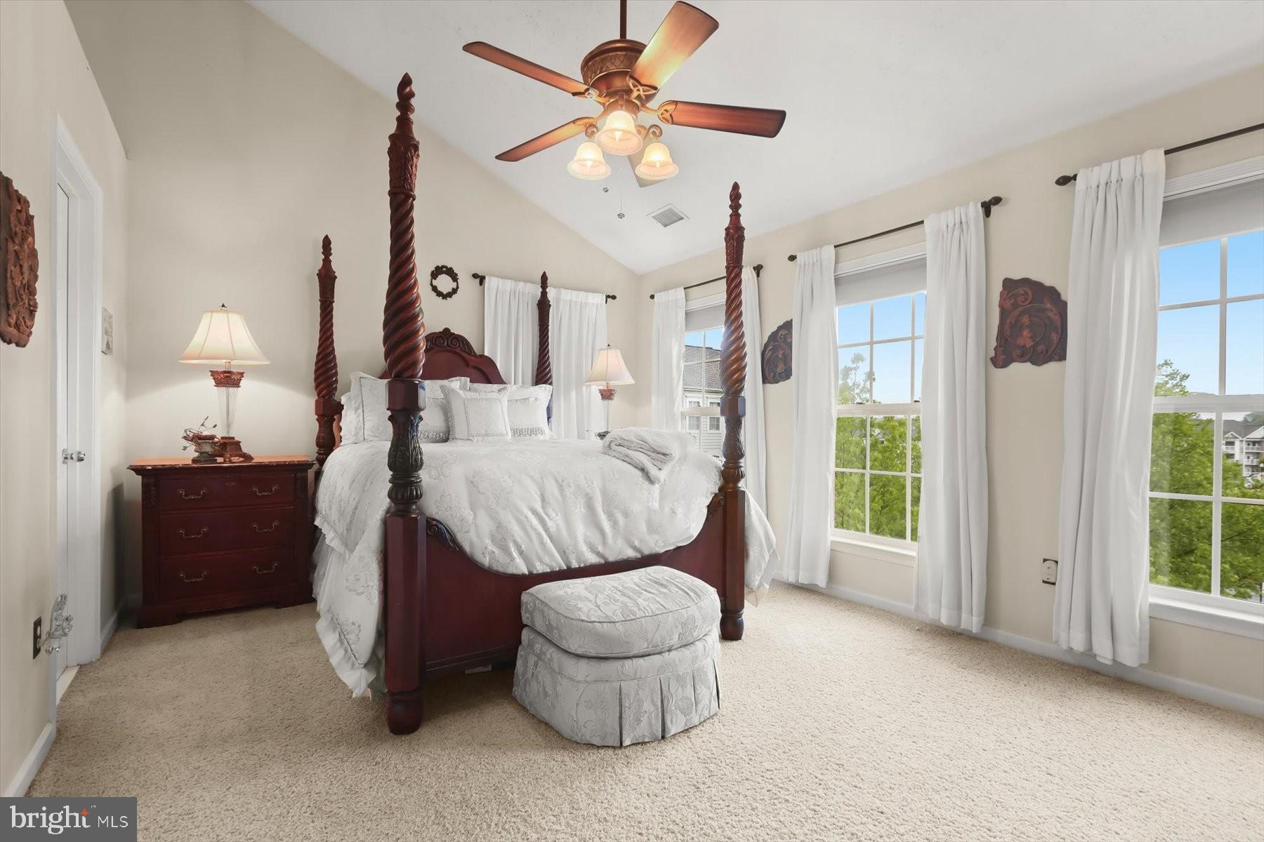 11052 ALEX WAY 11052