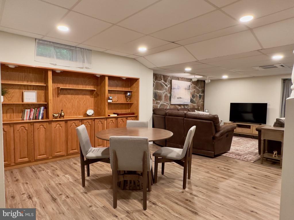 FOXHOLE ESTATES - Residential