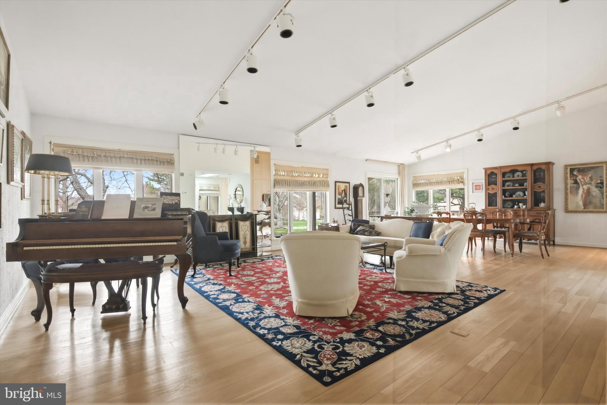 WHITPAIN FARM - Residential