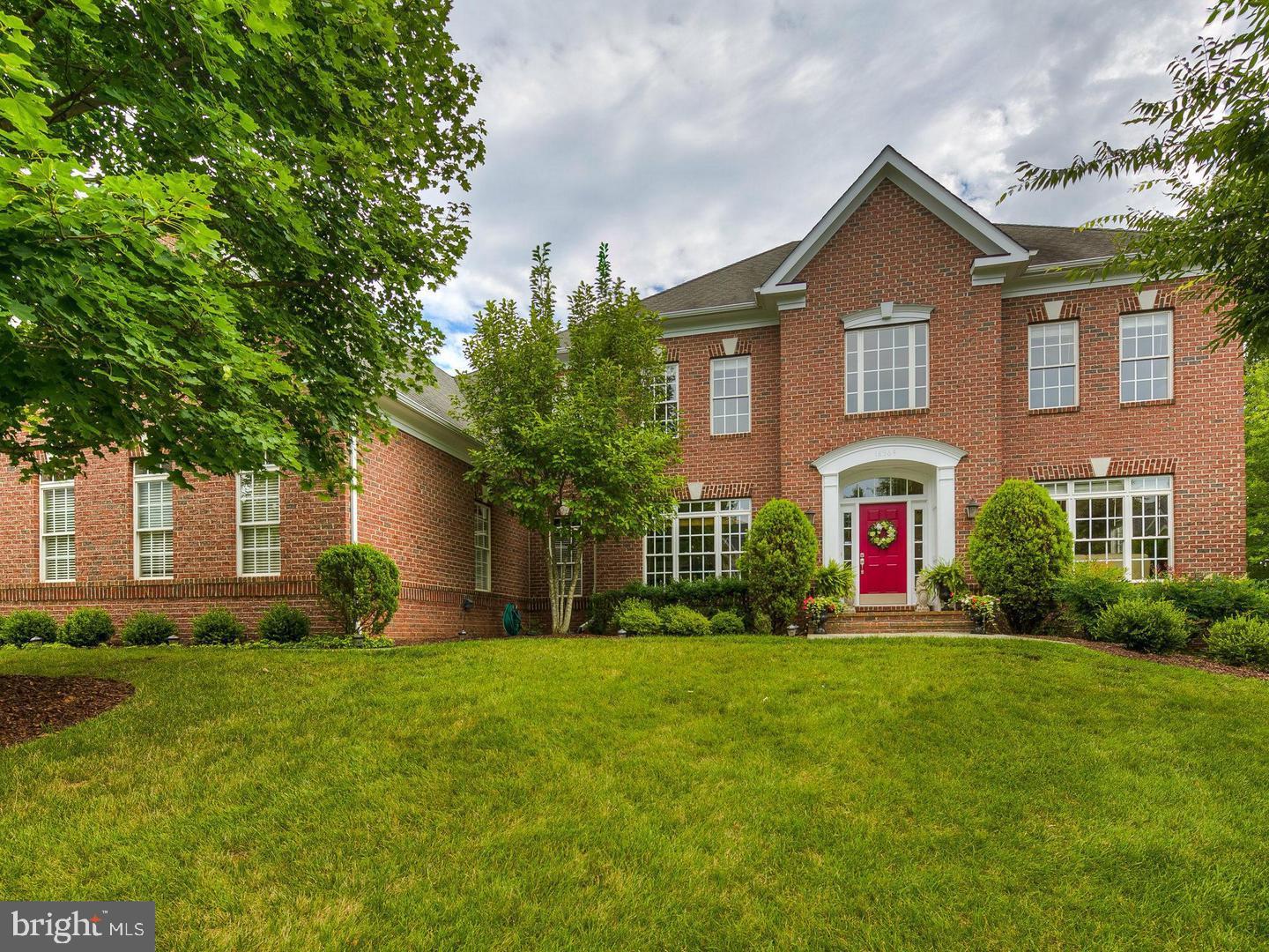 RIVER CREEK - Residential