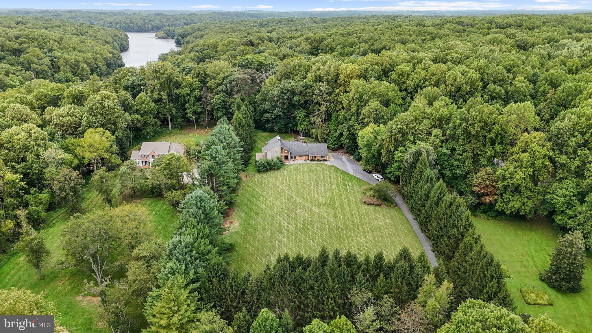 13719 LAKESIDE DRIVE