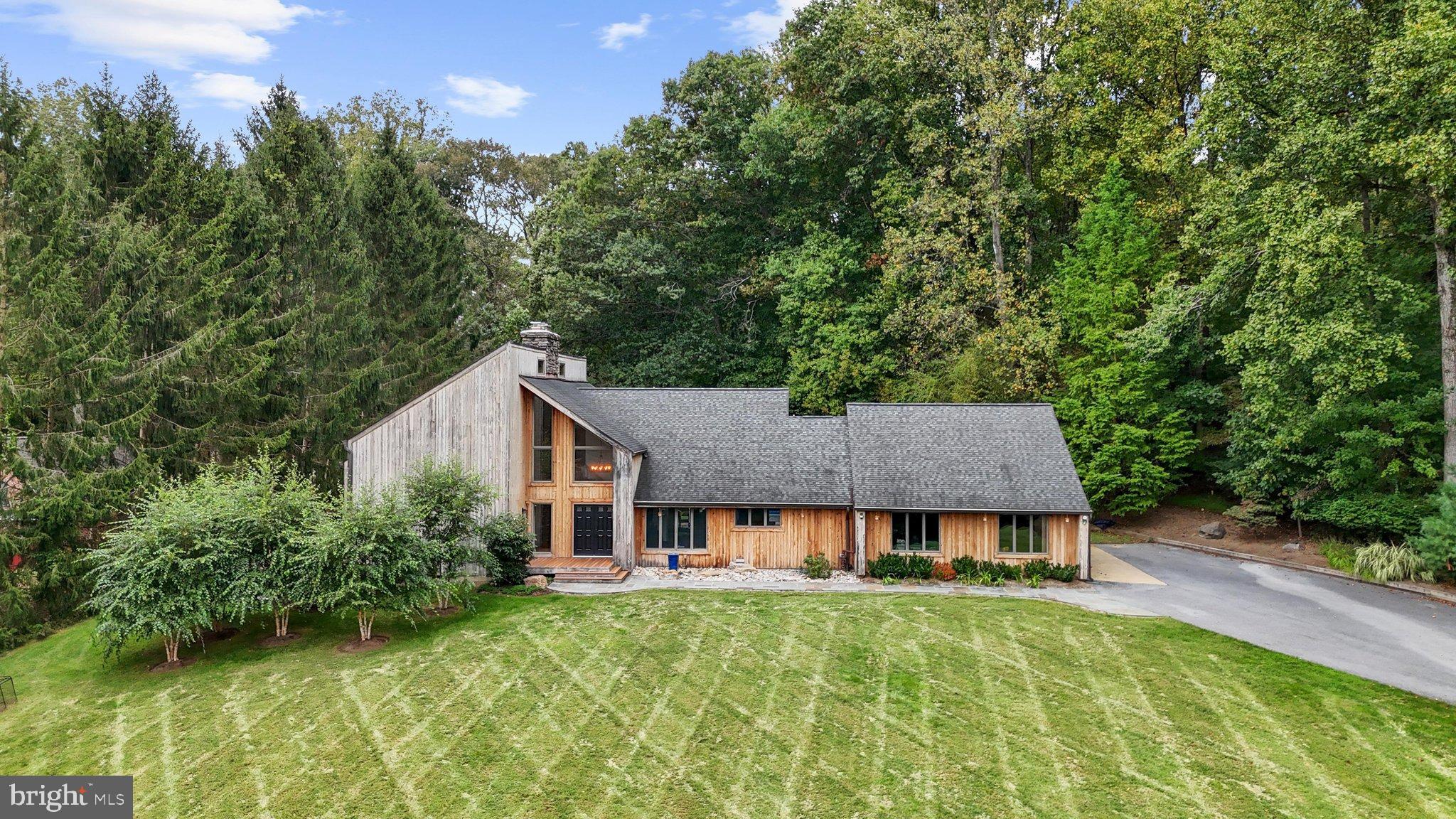 13719 LAKESIDE DRIVE