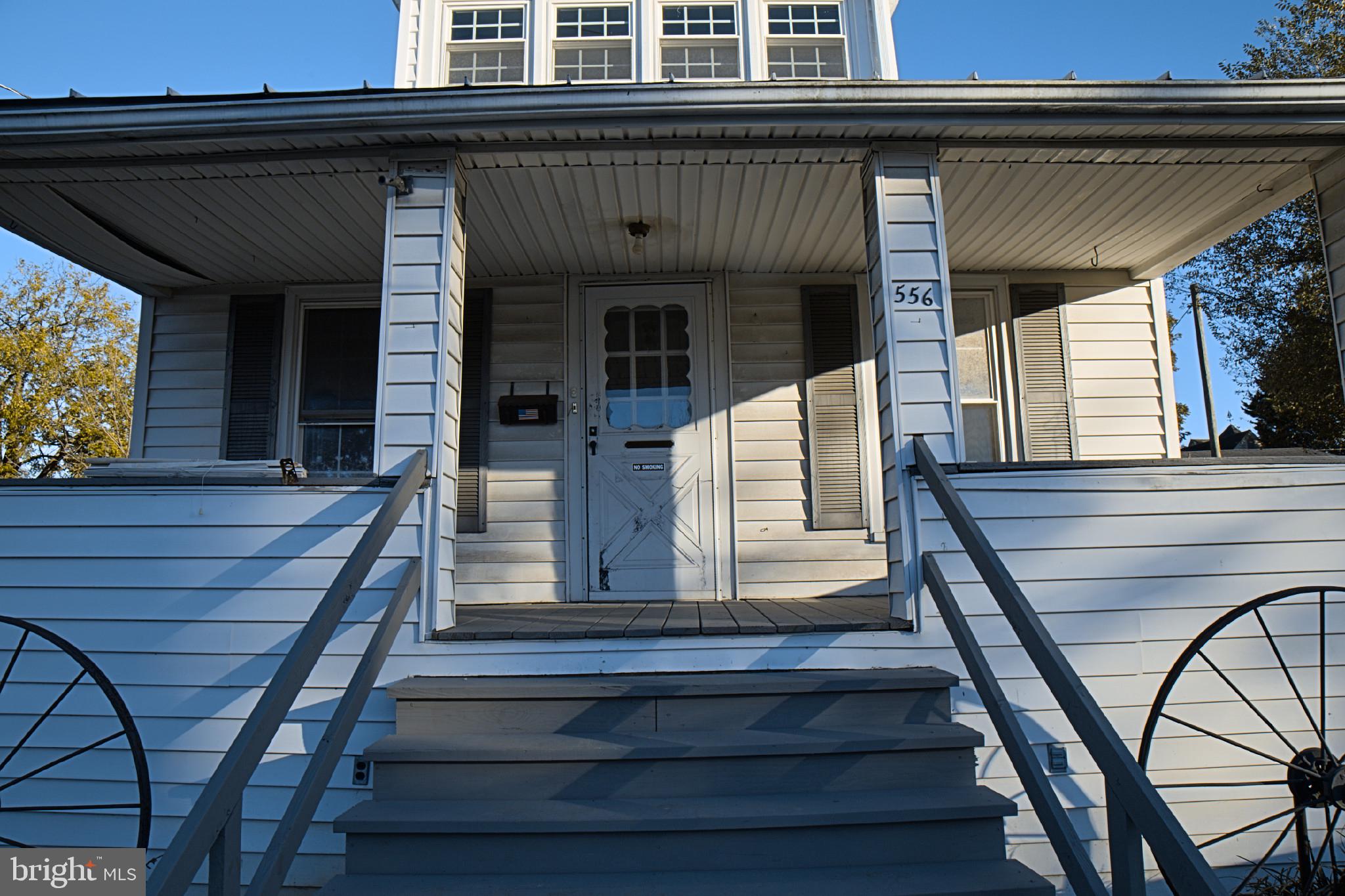 556 SHERWOOD AVENUE