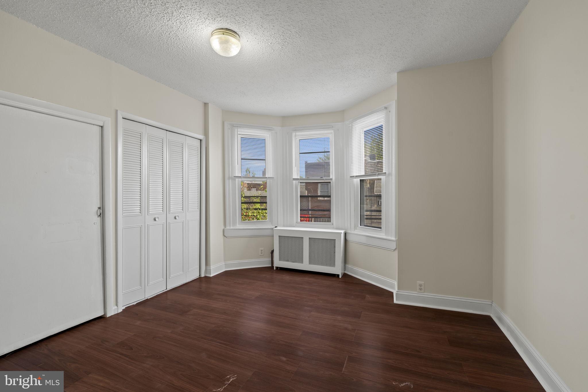 POINT BREEZE - Residential