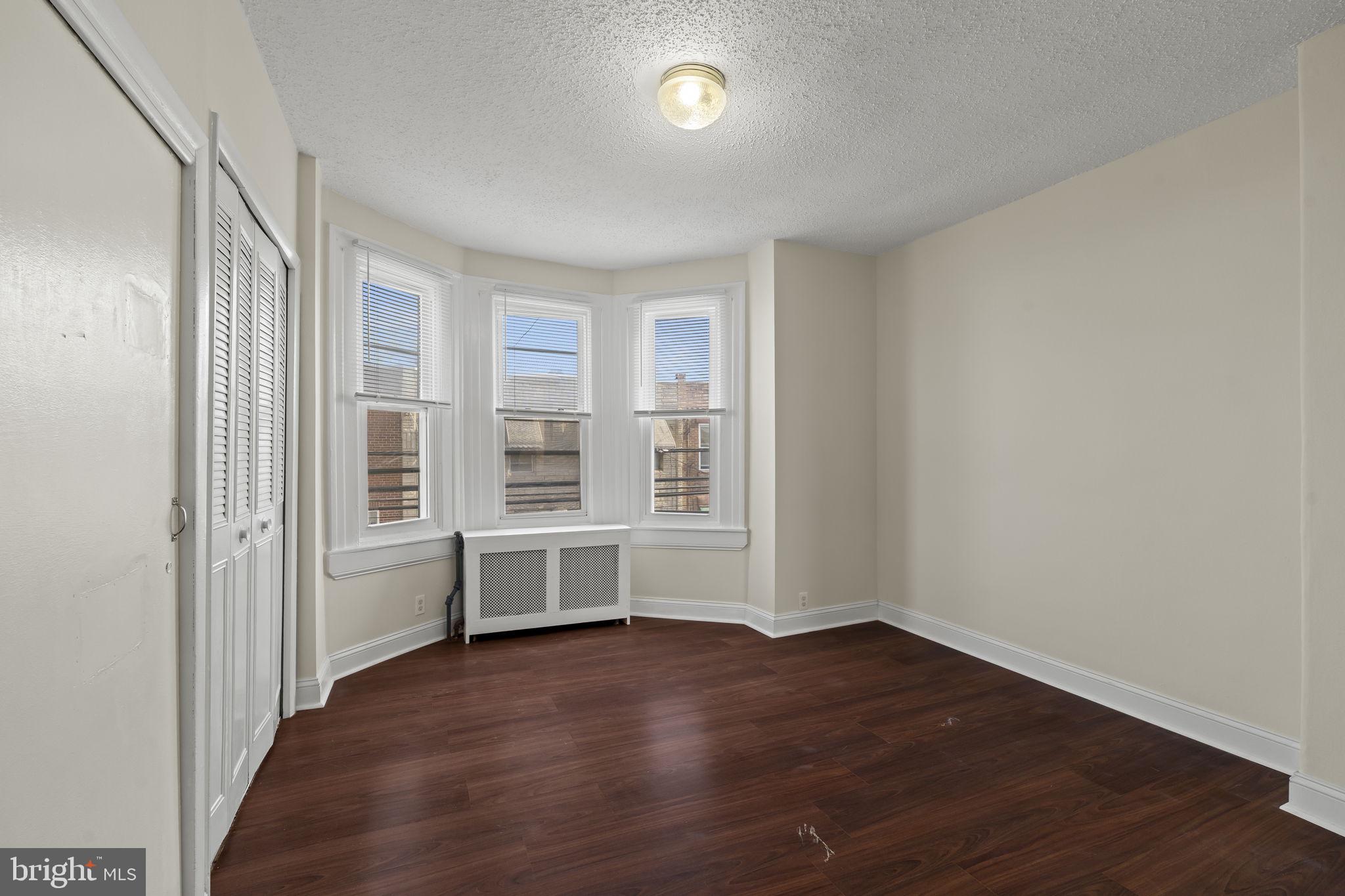 POINT BREEZE - Residential