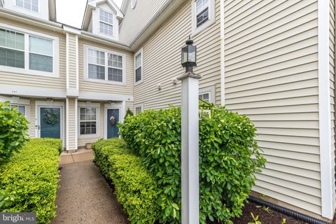 205 STRAWBERRY COURT WARWICK PA 18974