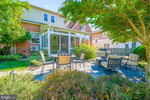 236 N CLEVELAND STREET ARLINGTON VA 22201