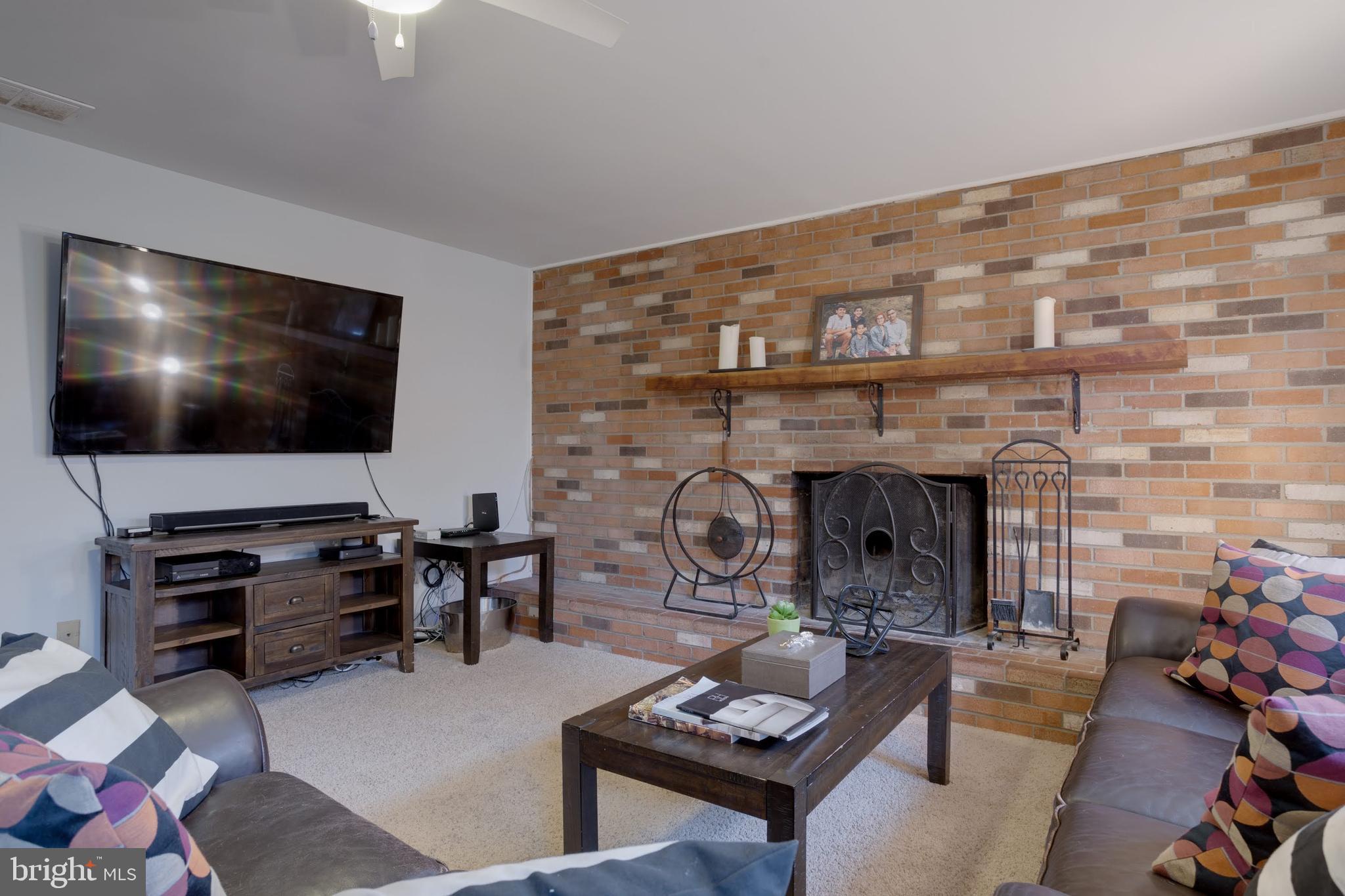 ROLLING VALLEY - Residential