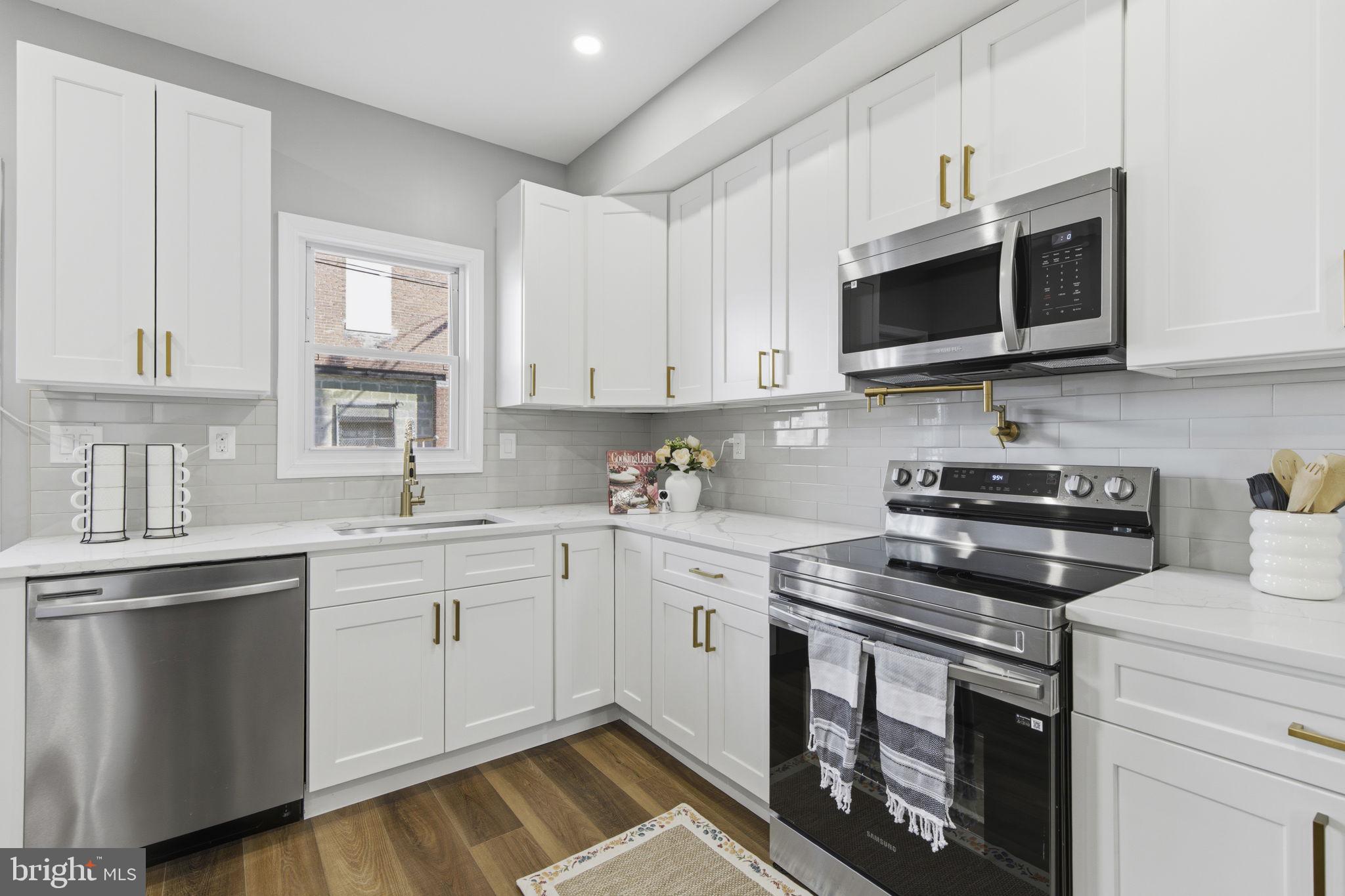 BROADWAY EAST - Residential