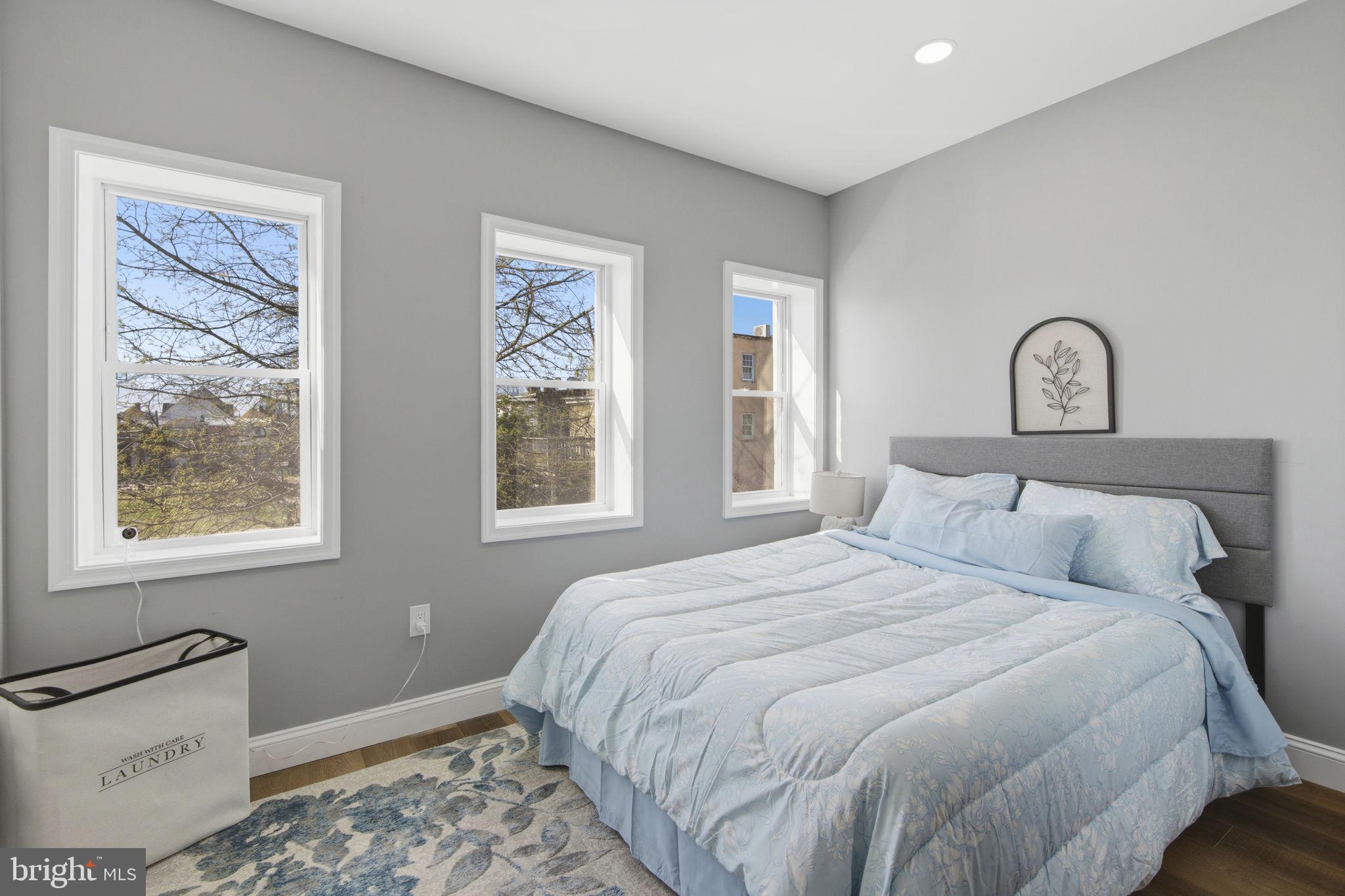 BROADWAY EAST - Residential