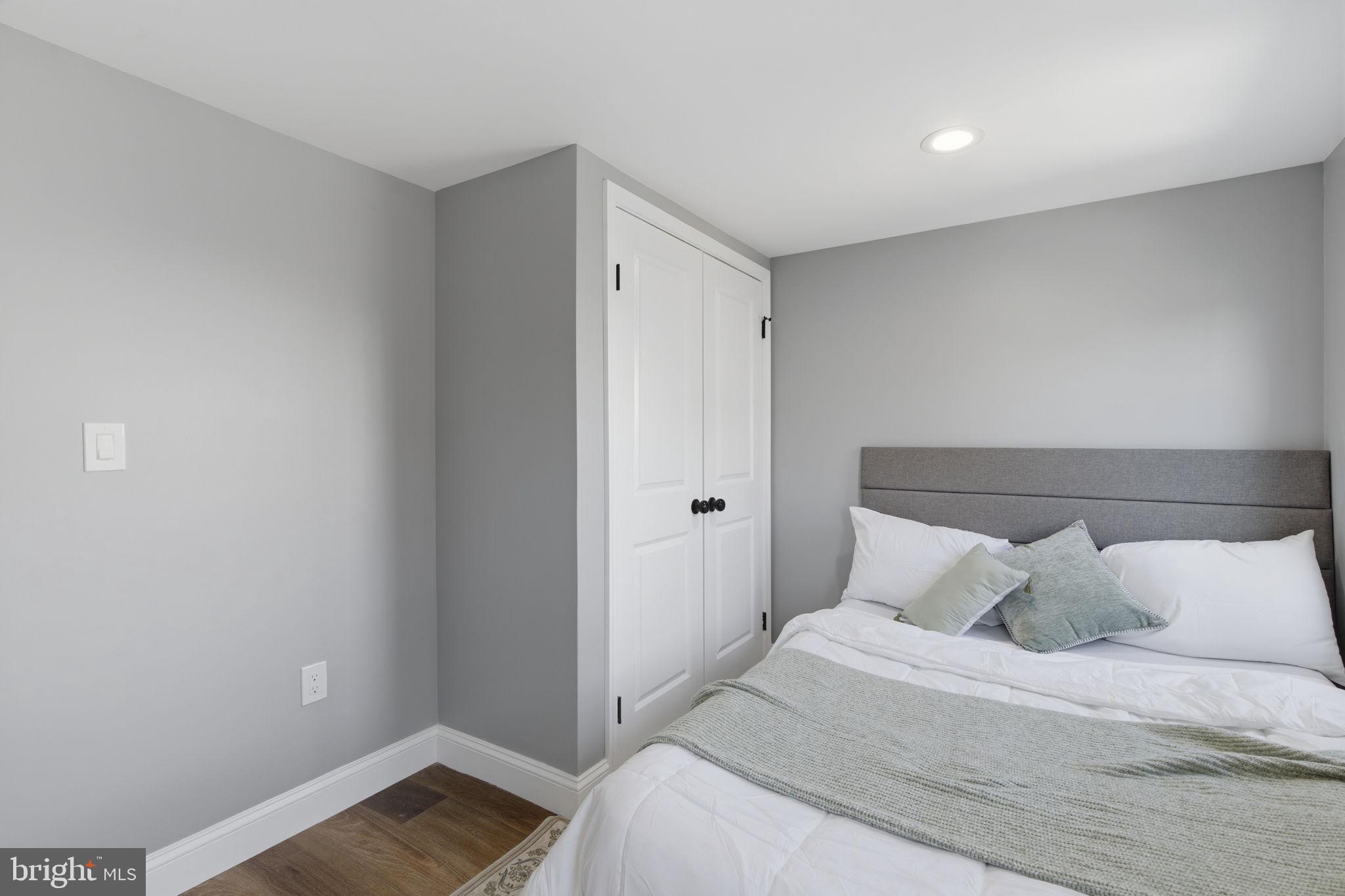 BROADWAY EAST - Residential