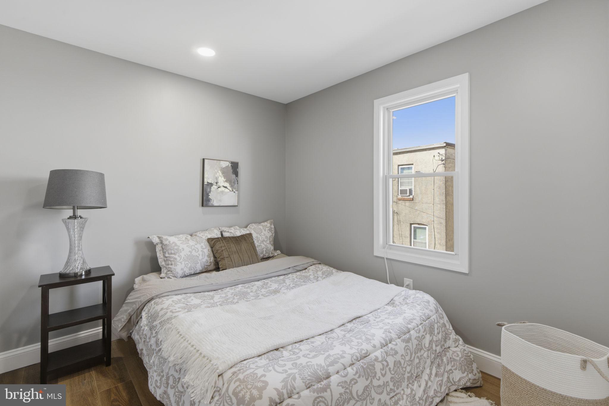 BROADWAY EAST - Residential