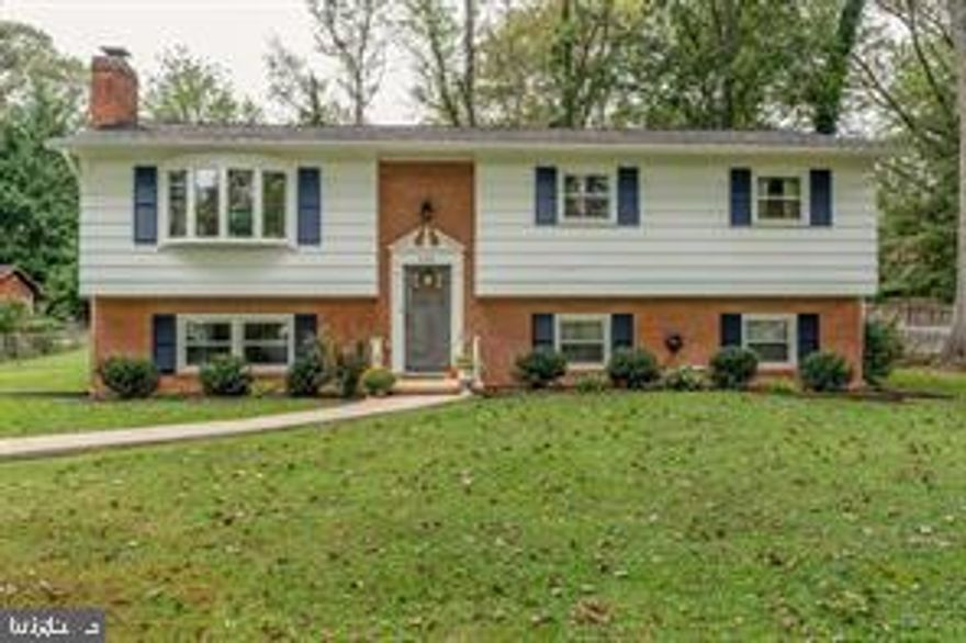 This property is over 2500 Sq ft and situated in the heart of Mt. Vernon on one of George Washington's original farms. The beautifully renovated kitchen features gorgeous quartz countertops, stainless steel appliances, and a spacious island. The open floorplan.  This property is great for entertaining. The spacious lot will fully fenced backyard is perfect for hosting your friends and family. Two distinct deck spaces make it easy to grill out or relax with guests. This house is light-filled and inviting, and you will be proud to call it your own.