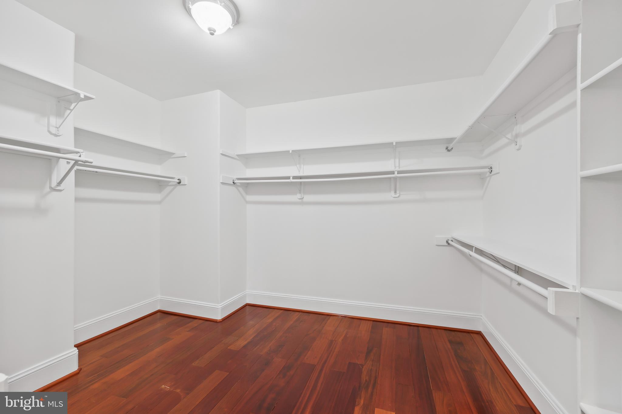 ANNANDALE ACRES - Residential