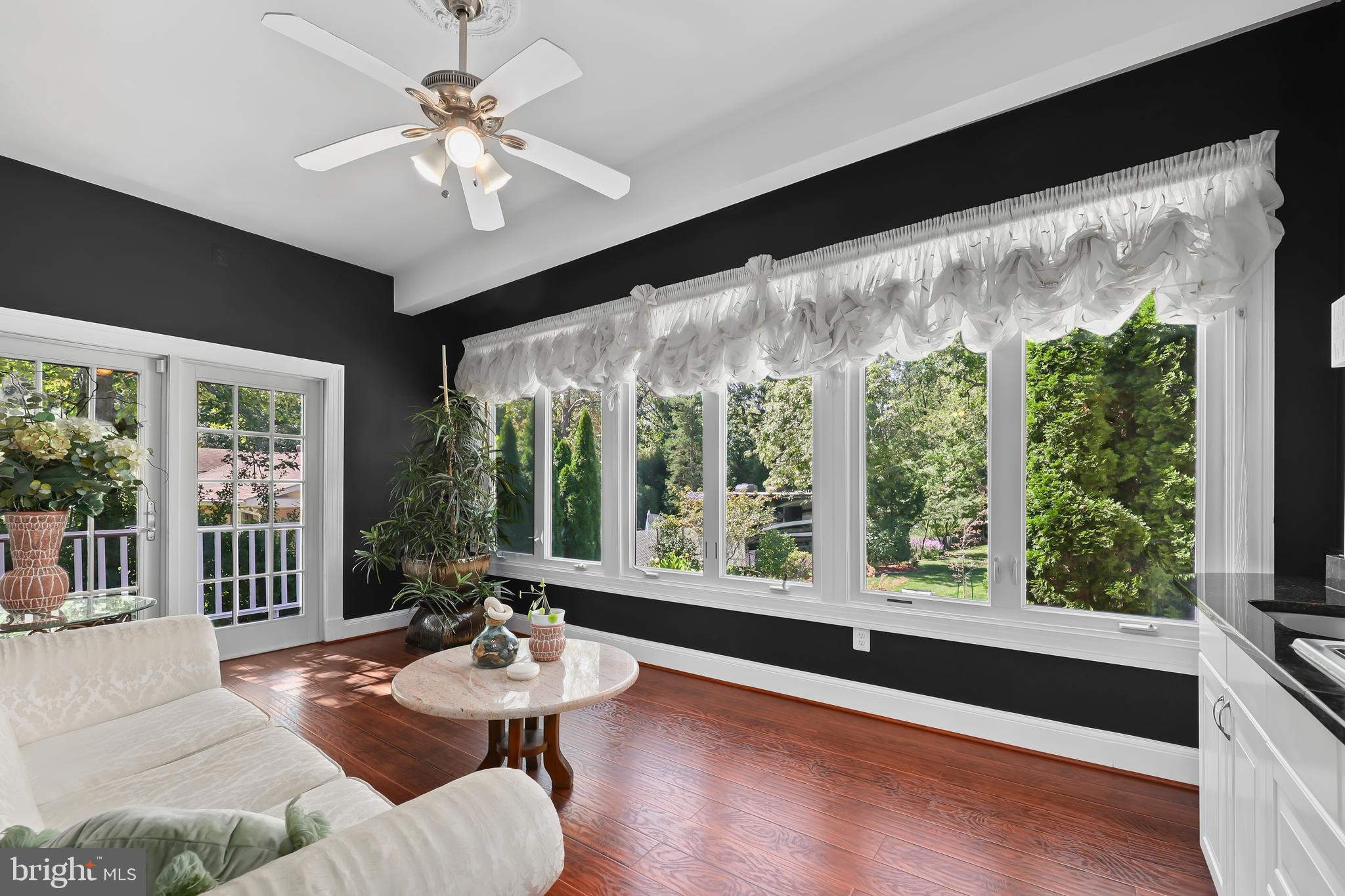 ANNANDALE ACRES - Residential