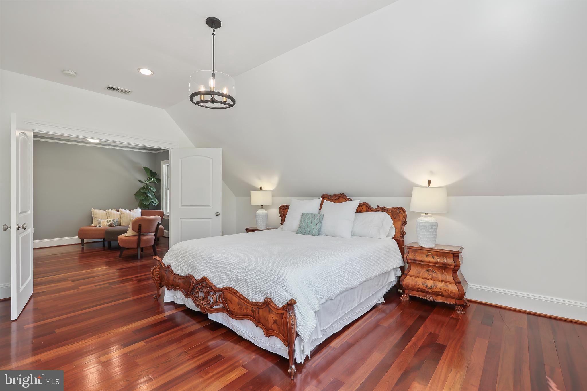 ANNANDALE ACRES - Residential