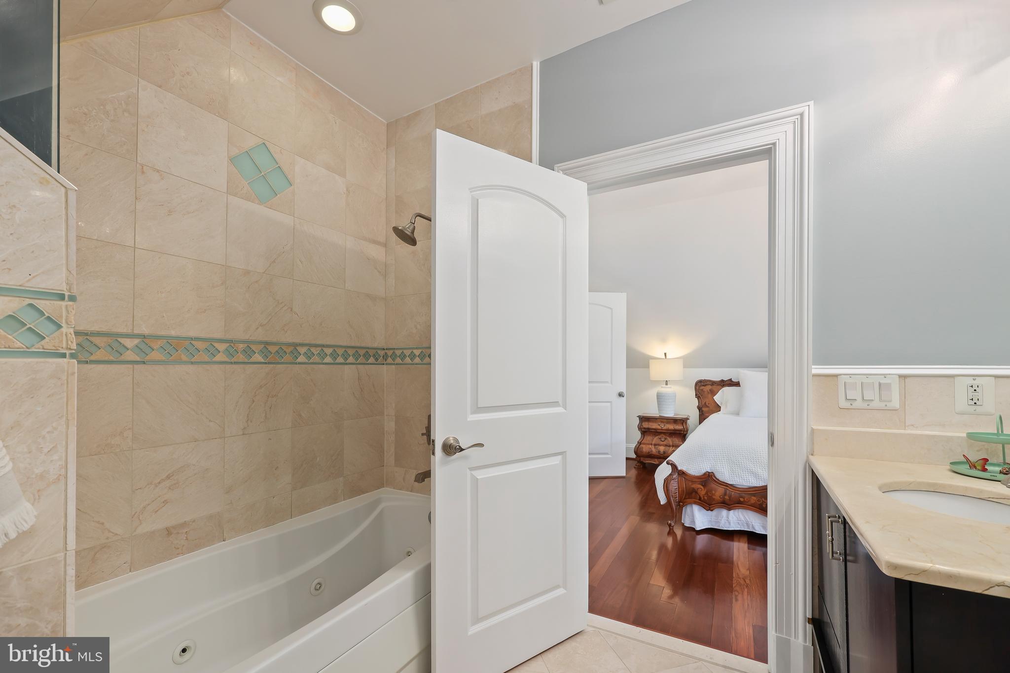 ANNANDALE ACRES - Residential