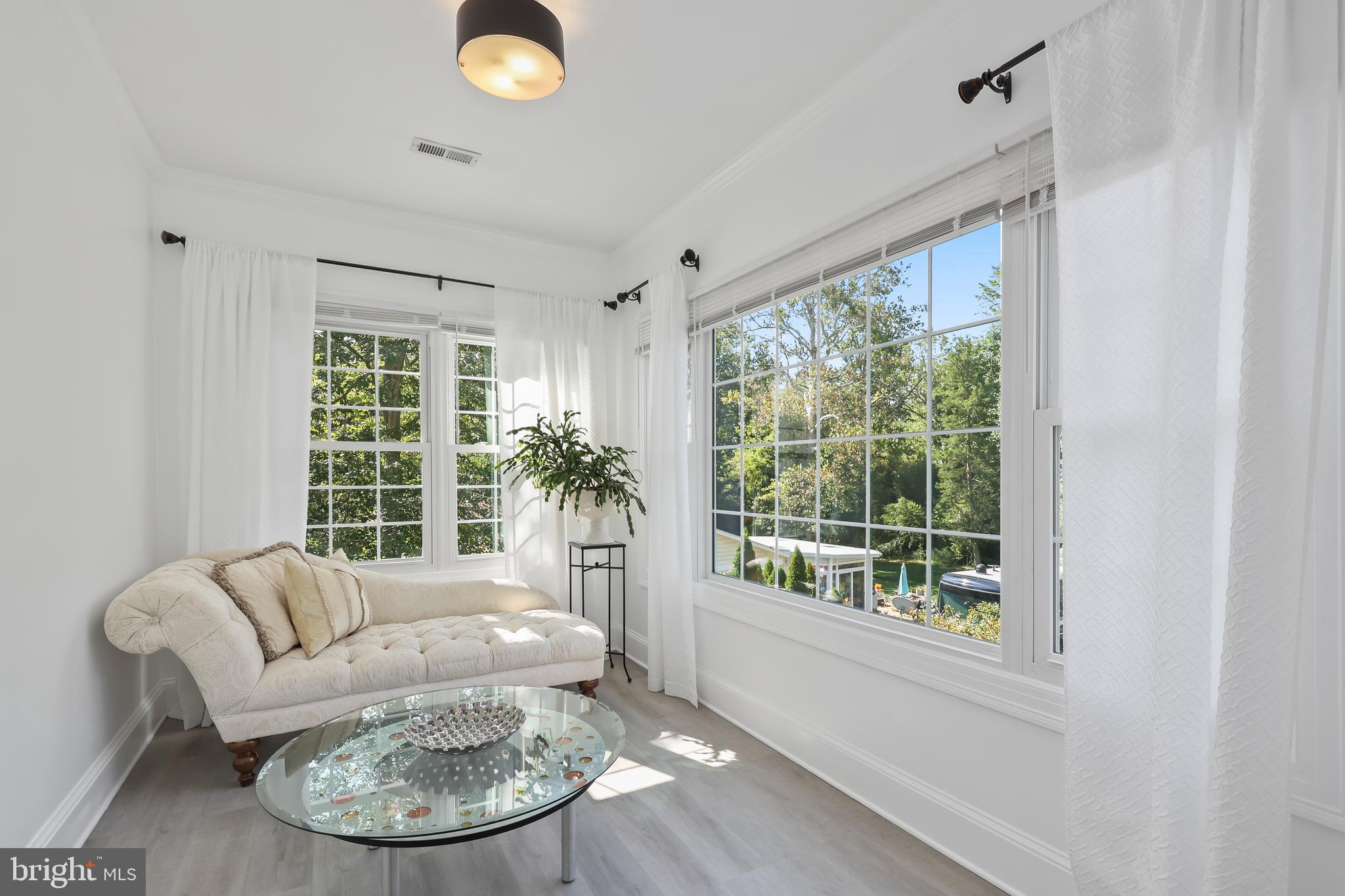 ANNANDALE ACRES - Residential