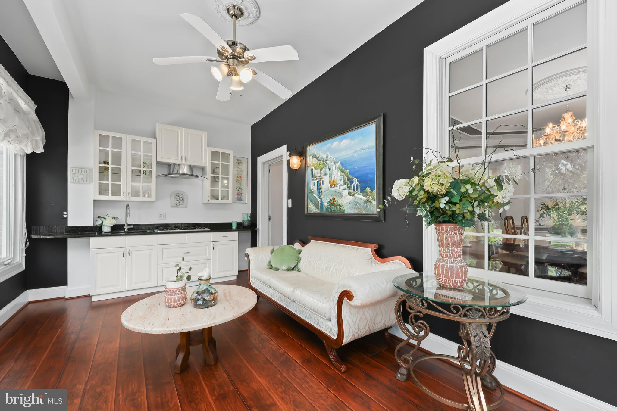 ANNANDALE ACRES - Residential