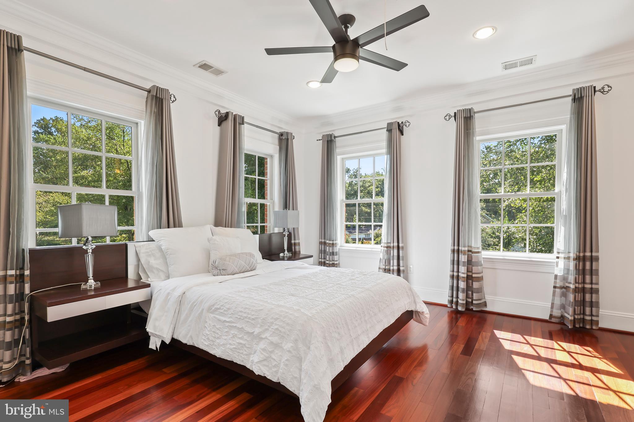 ANNANDALE ACRES - Residential