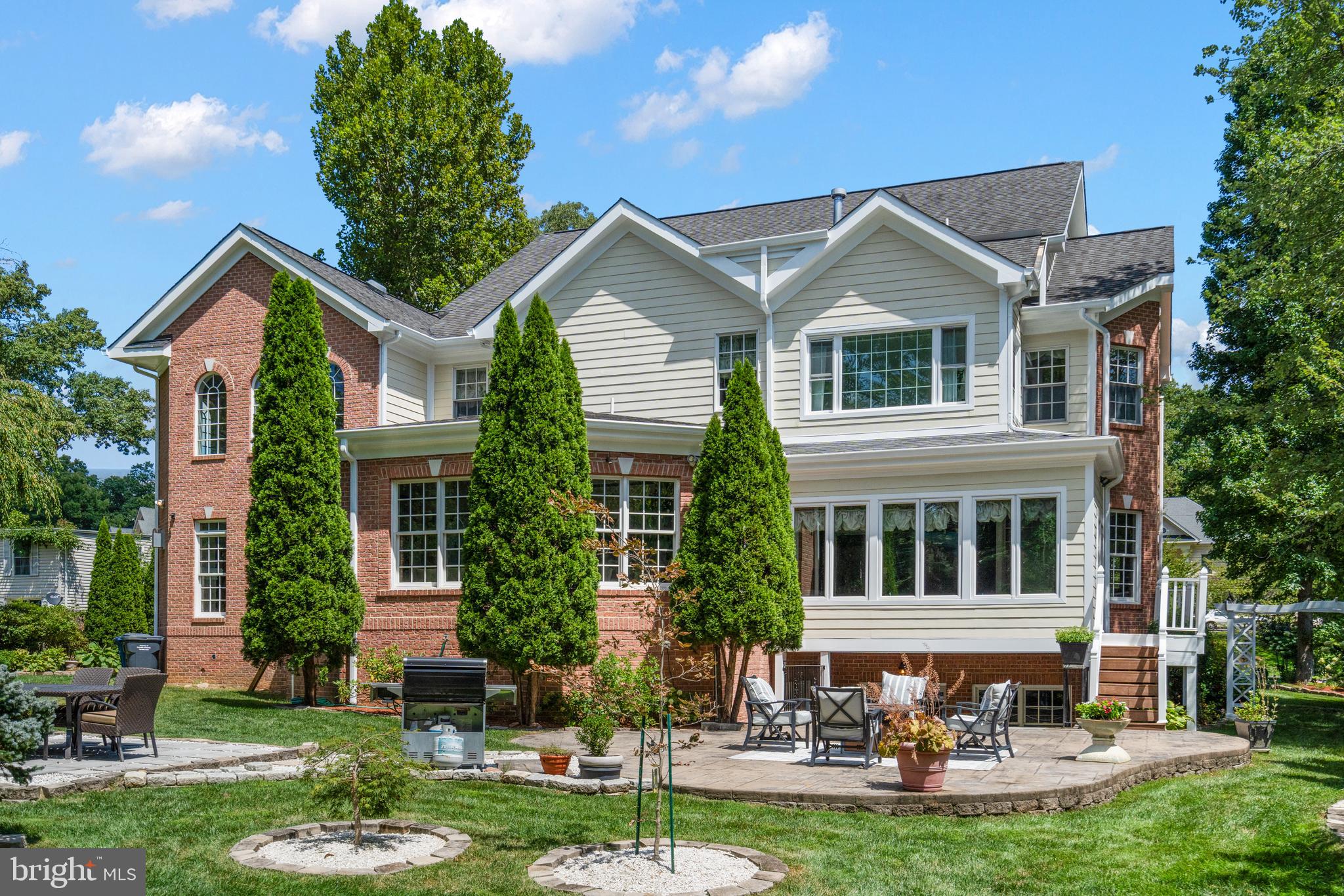 ANNANDALE ACRES - Residential