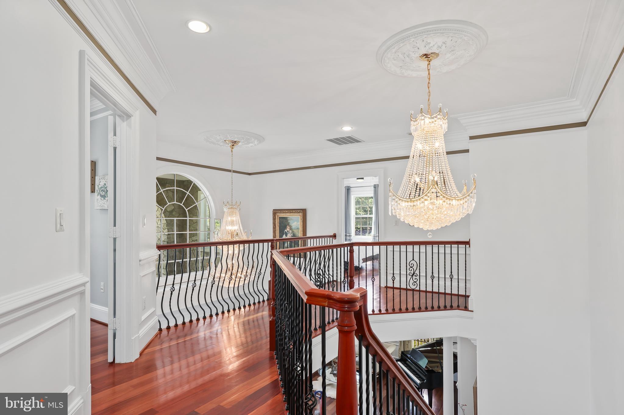 ANNANDALE ACRES - Residential