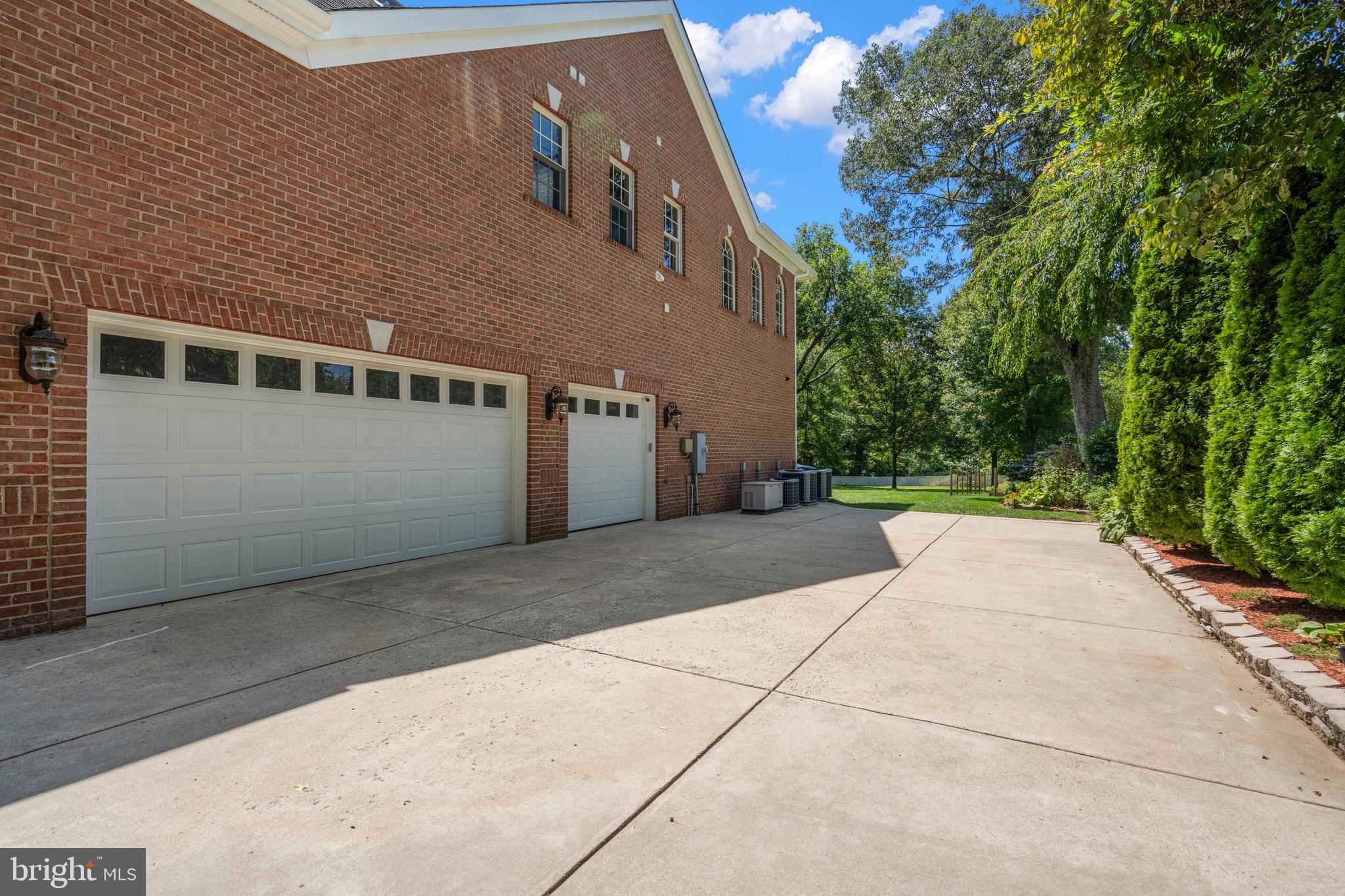 ANNANDALE ACRES - Residential