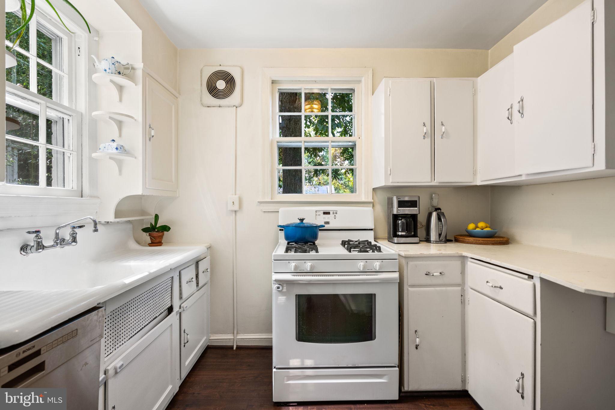 CRESTVIEW - Residential