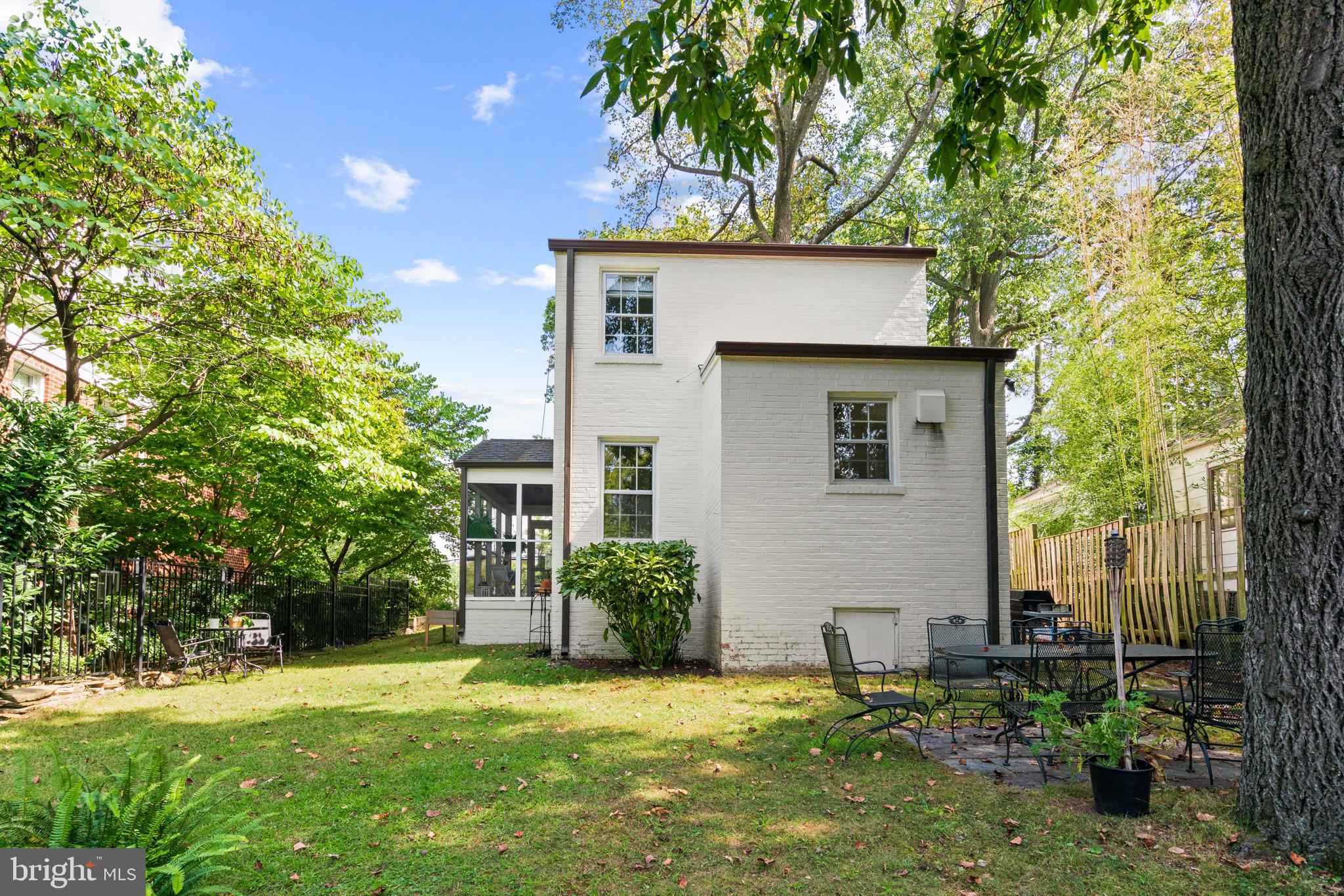 CRESTVIEW - Residential