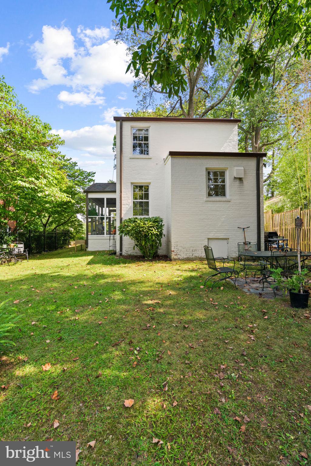 CRESTVIEW - Residential