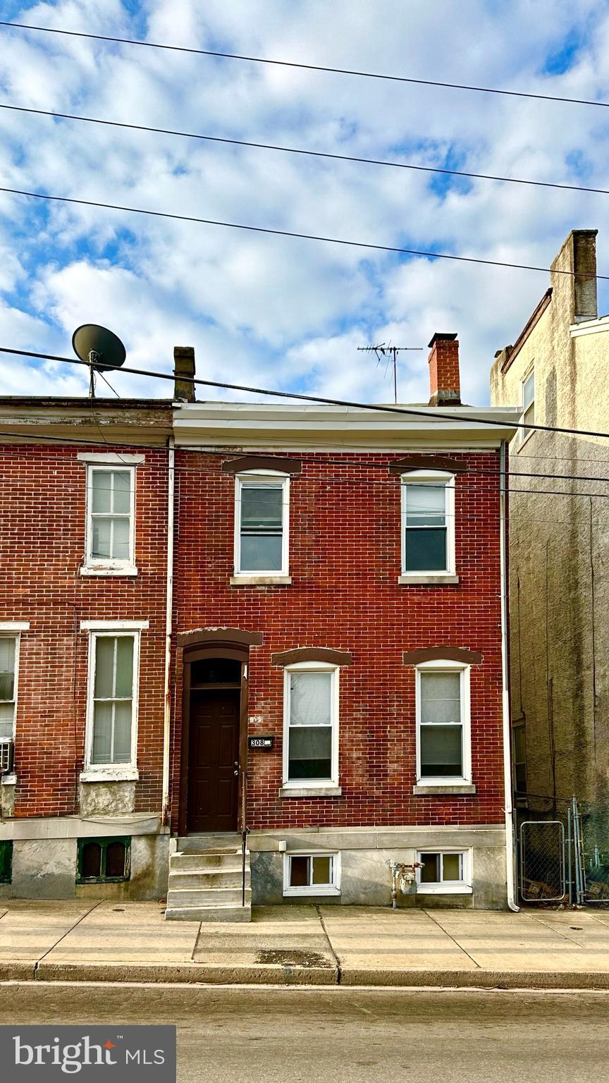 NORRISTOWN - Residential