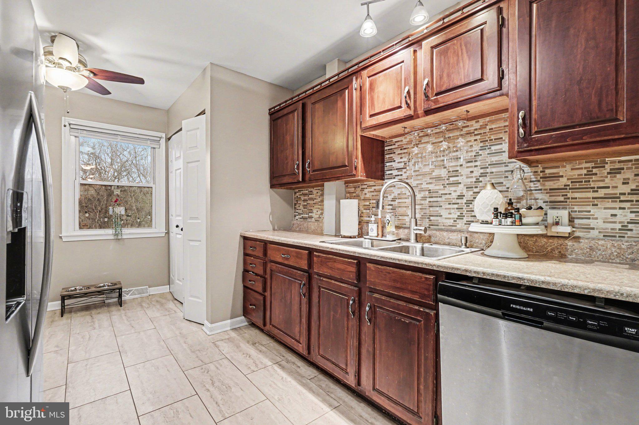 RIDGE COURT - Residential