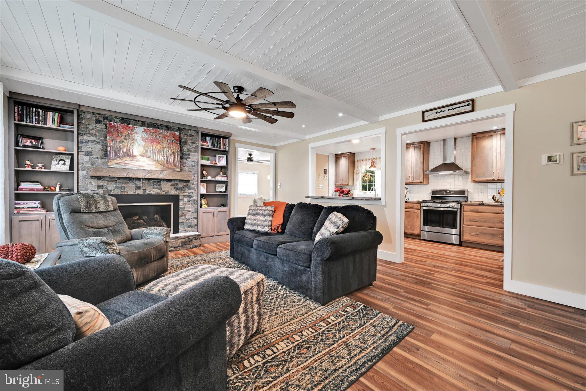 LAKE WYNONAH - Residential