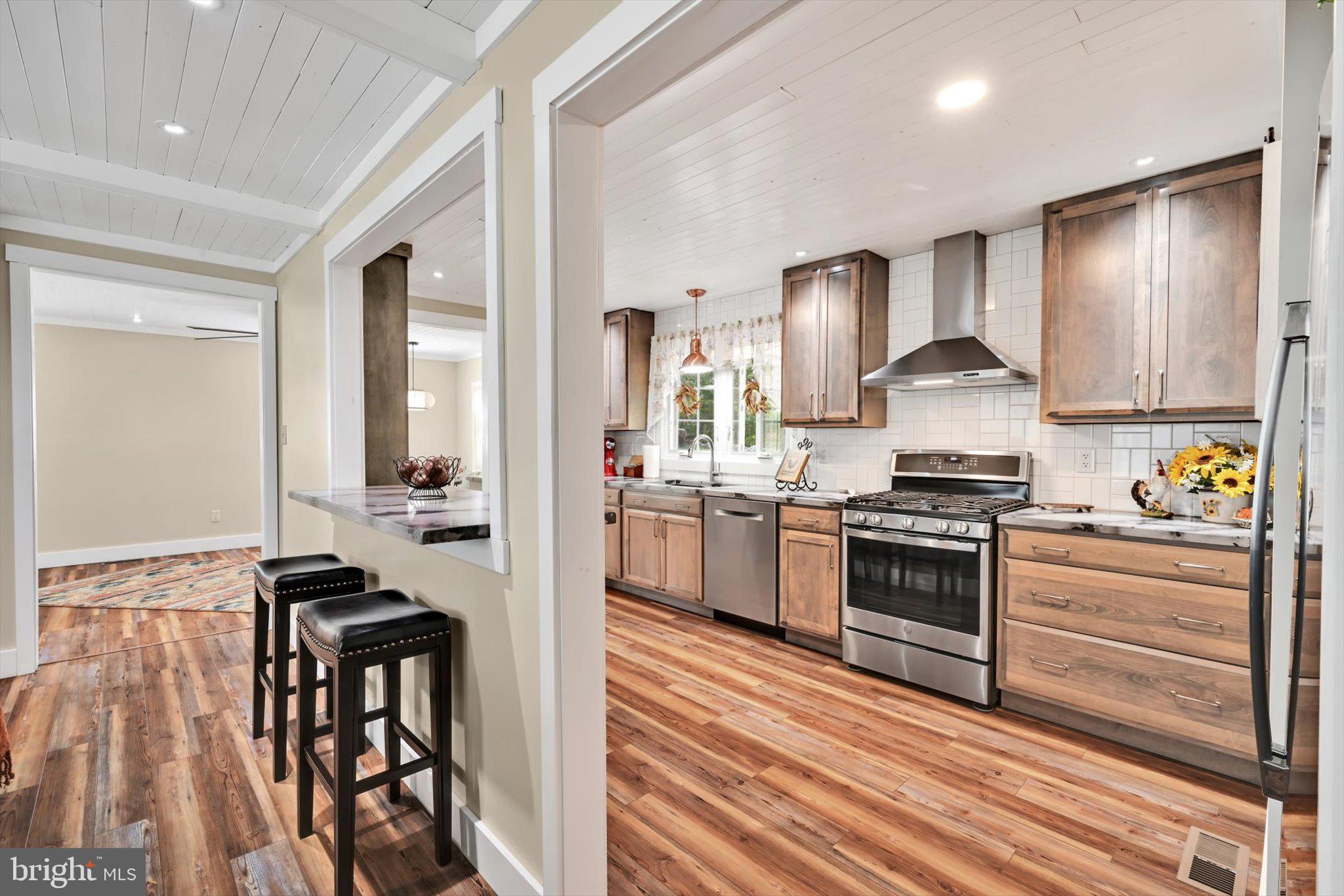 LAKE WYNONAH - Residential